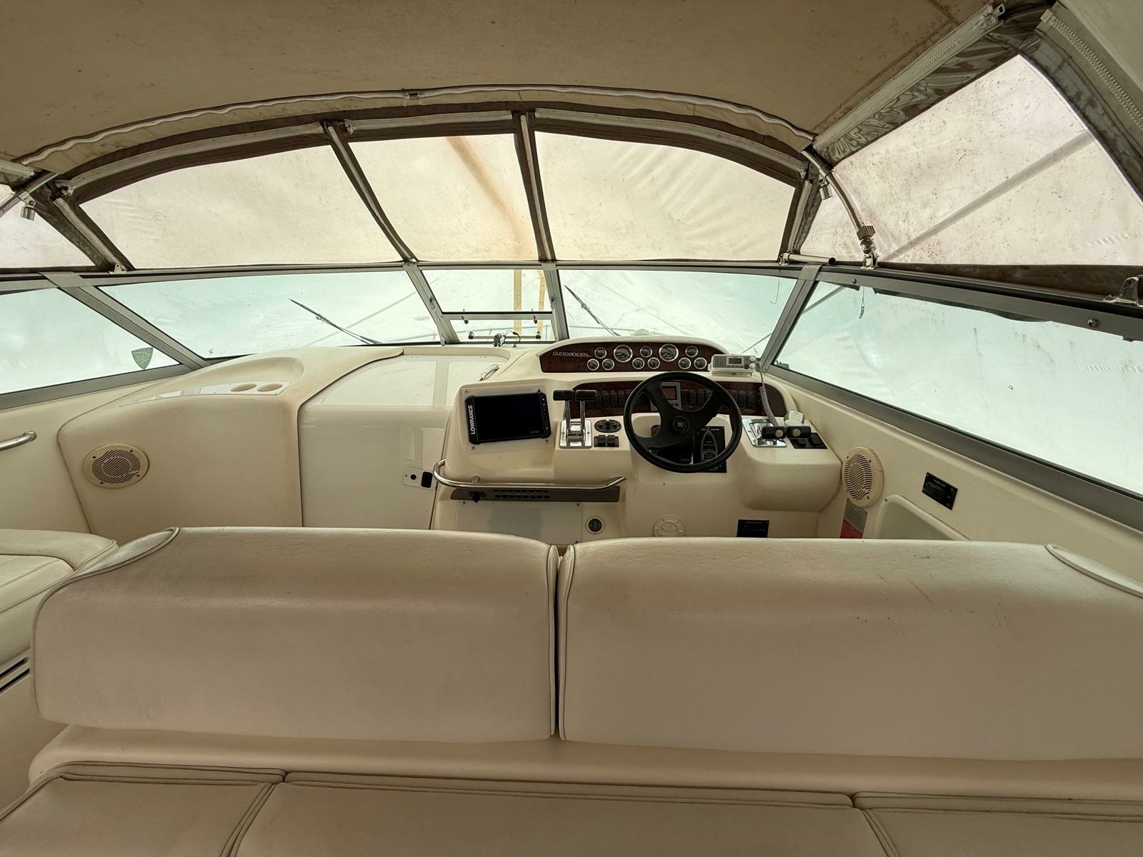 1997 Sea Ray 330 Sundancer 33