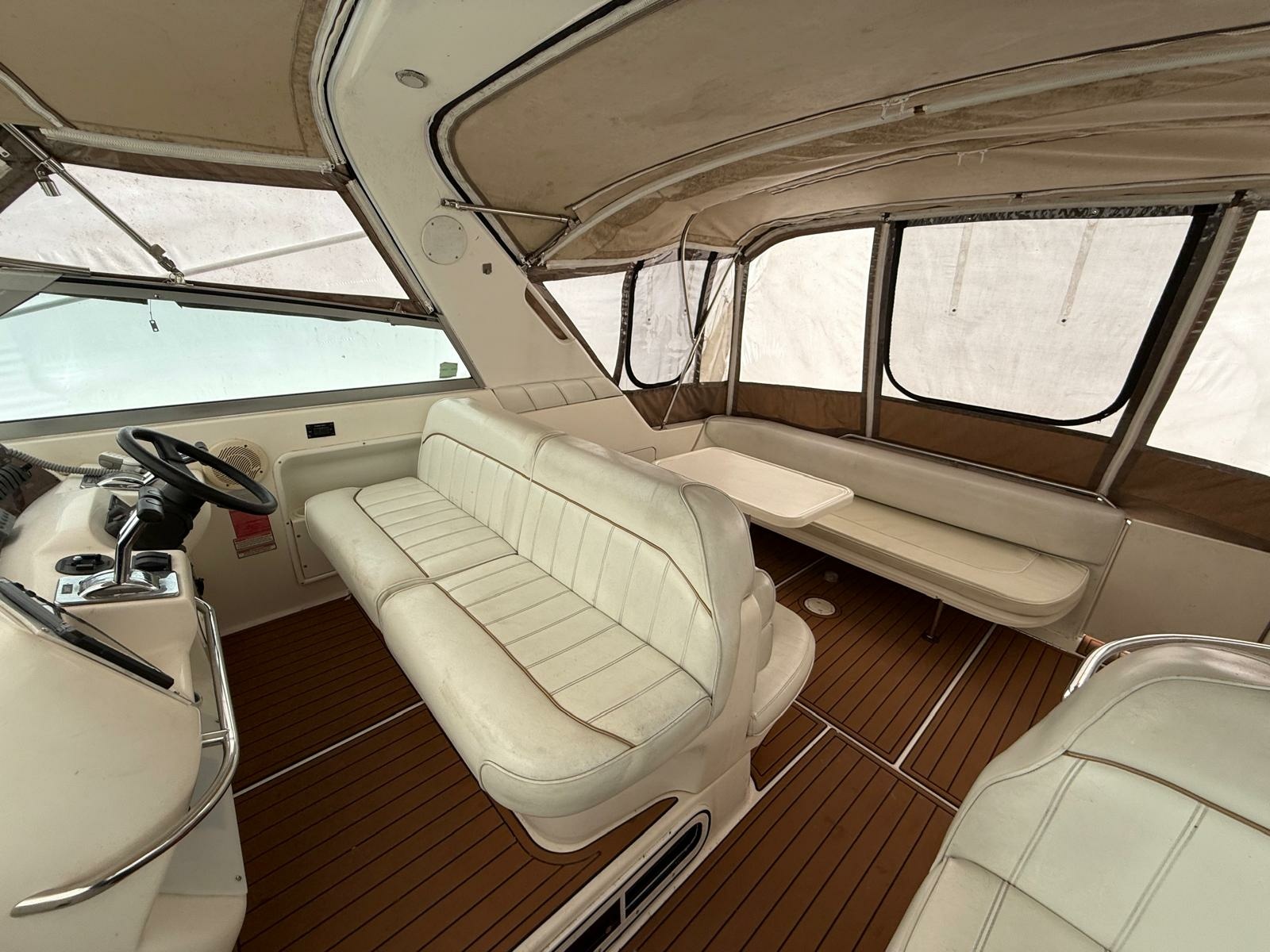1997 Sea Ray 330 Sundancer 33