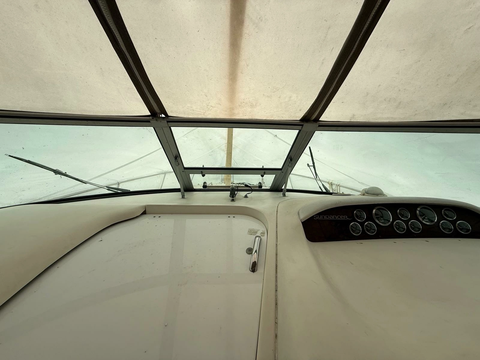 1997 Sea Ray 330 Sundancer 33
