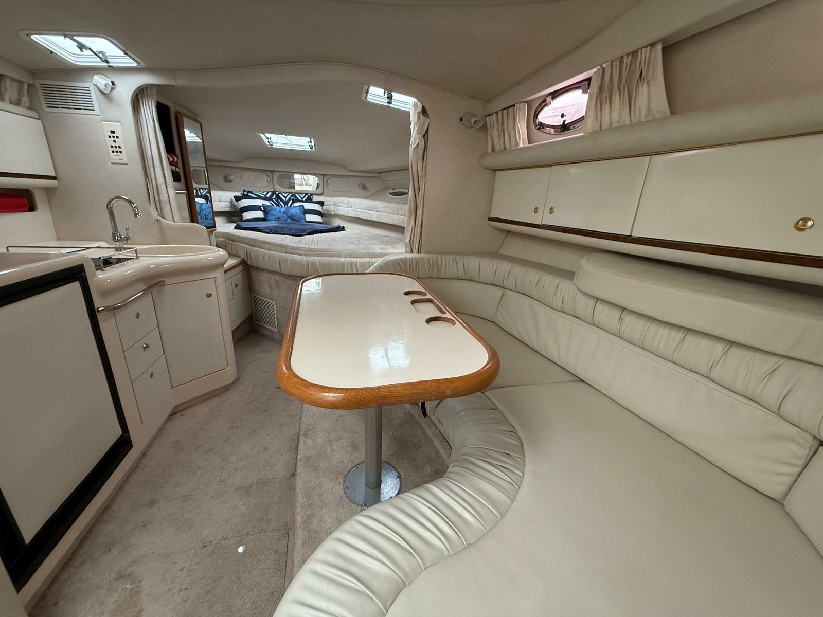 1997 Sea Ray 330 Sundancer 33