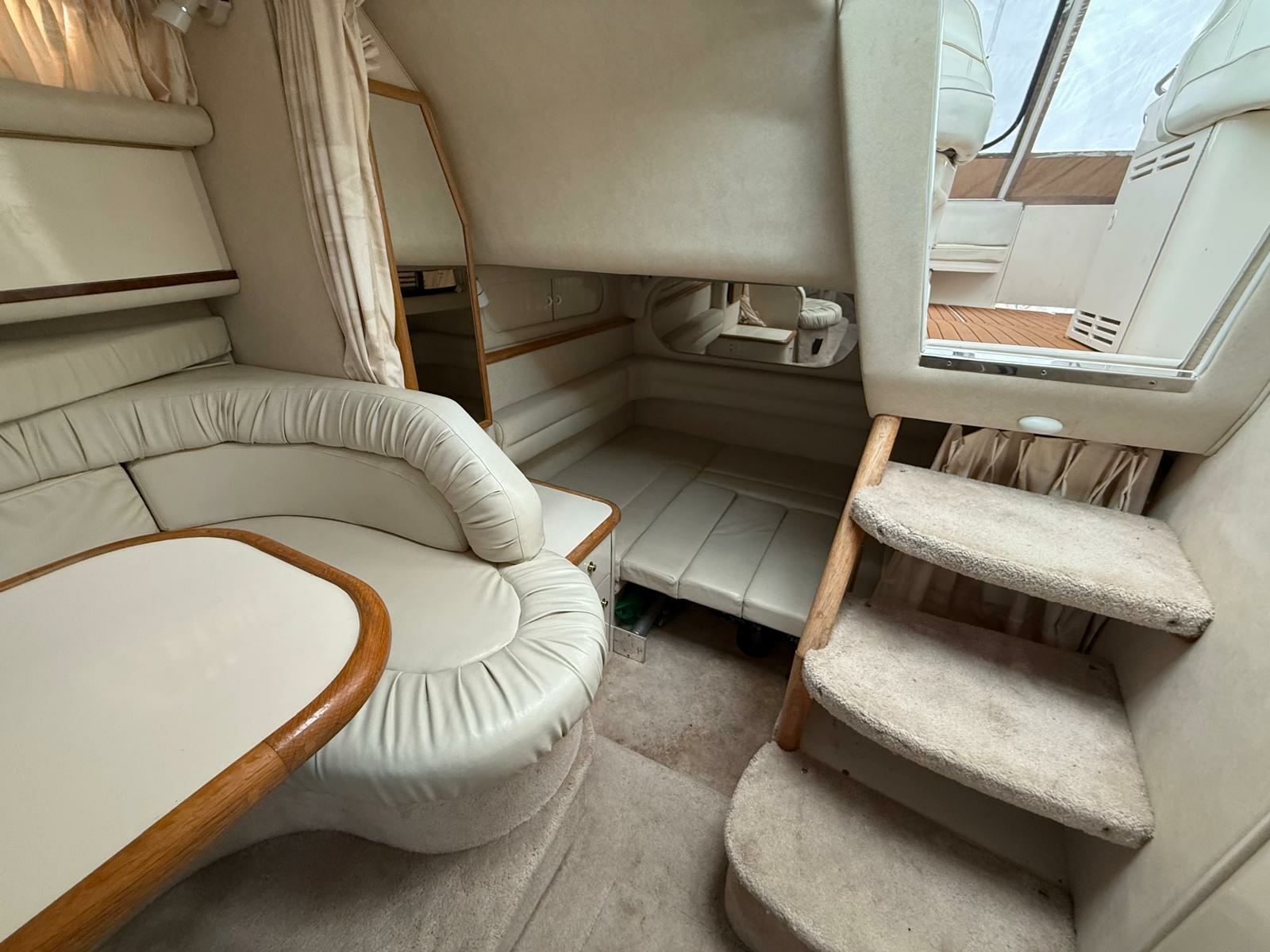1997 Sea Ray 330 Sundancer 33