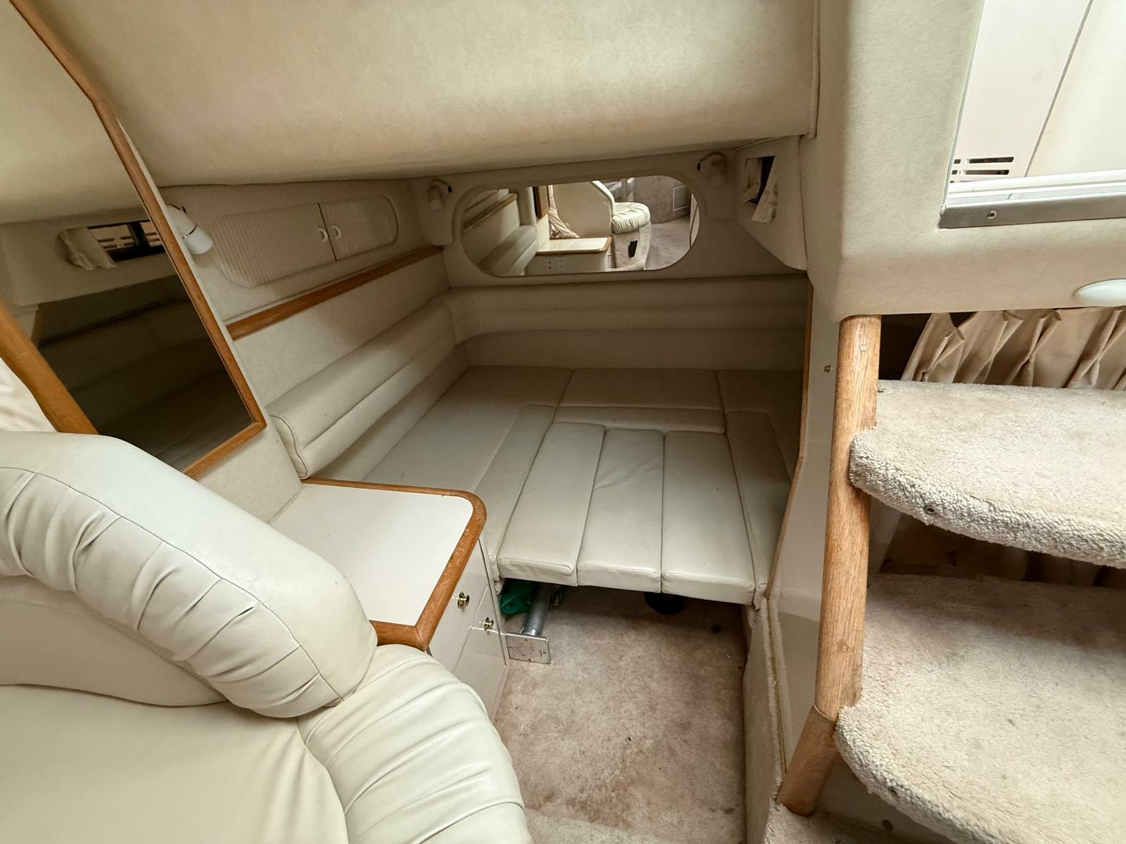 1997 Sea Ray 330 Sundancer 33