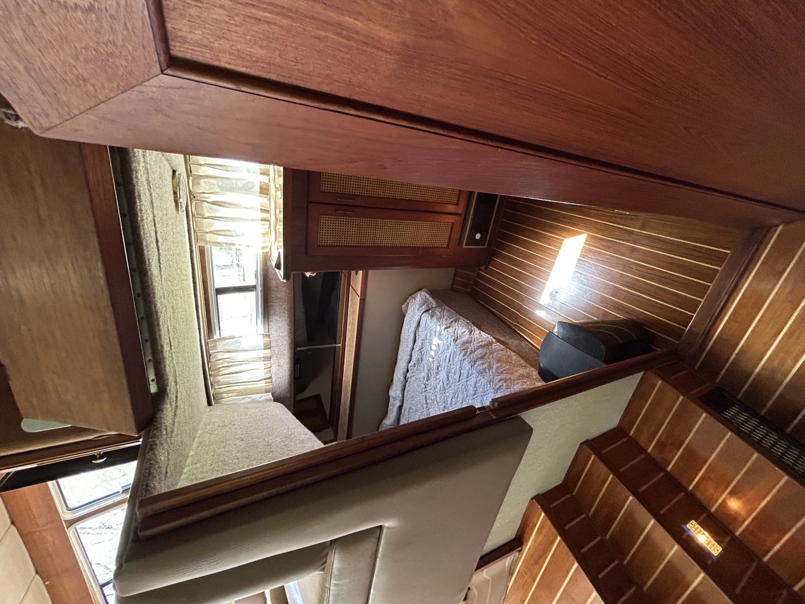 1985 Bayliner  3870