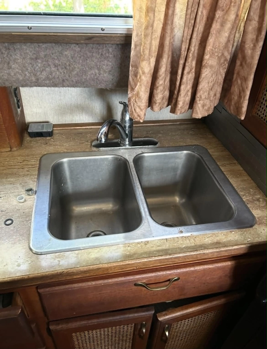 1985 Bayliner  3870