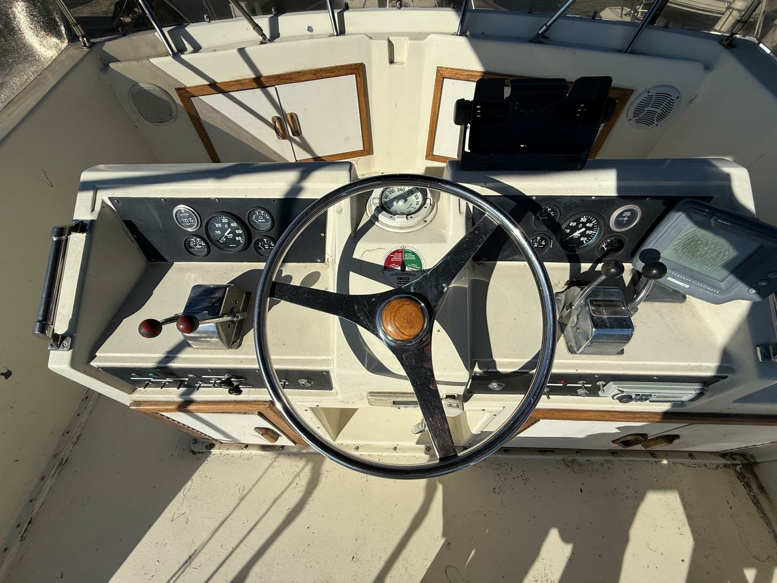1984 Hatteras 36 Convertible 36