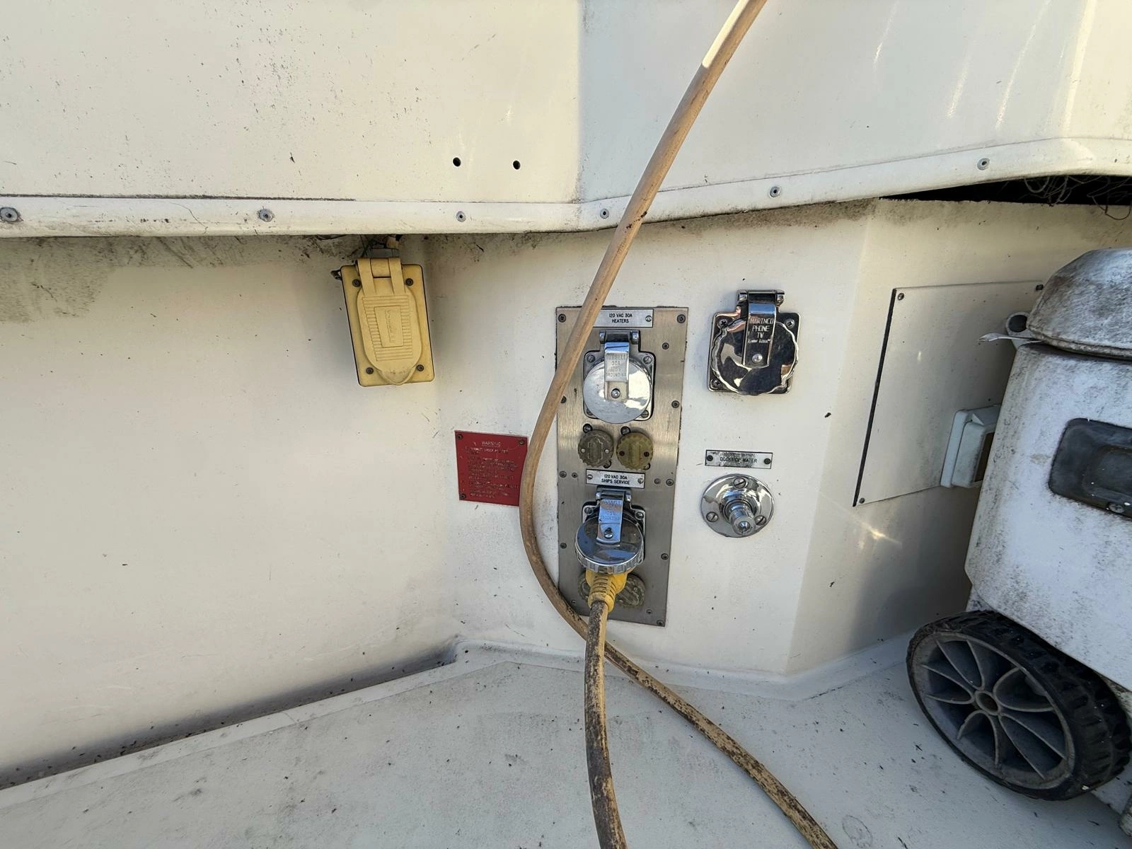 1984 Hatteras 36 Convertible 36
