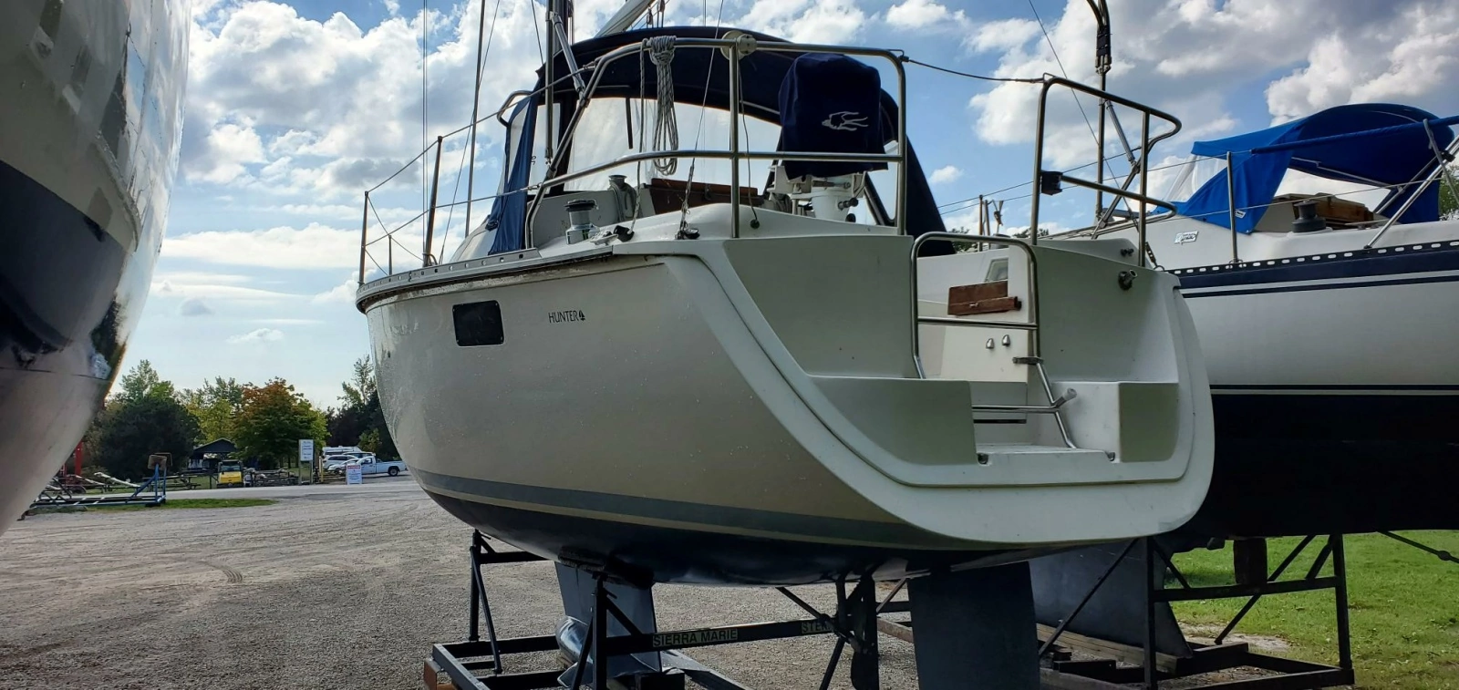 1990 Hunter 28