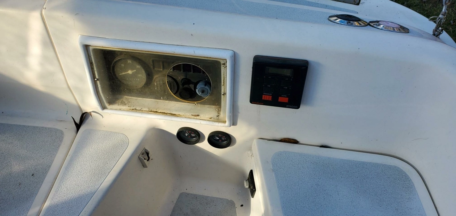 1990 Hunter 28