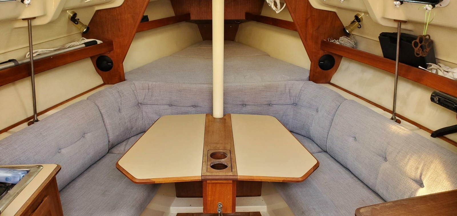 1990 Hunter 28
