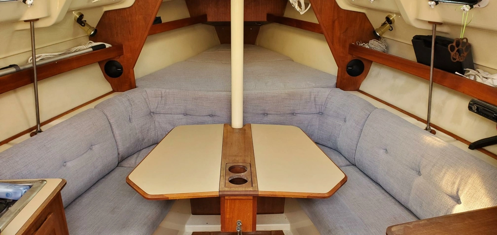 1990 Hunter 28