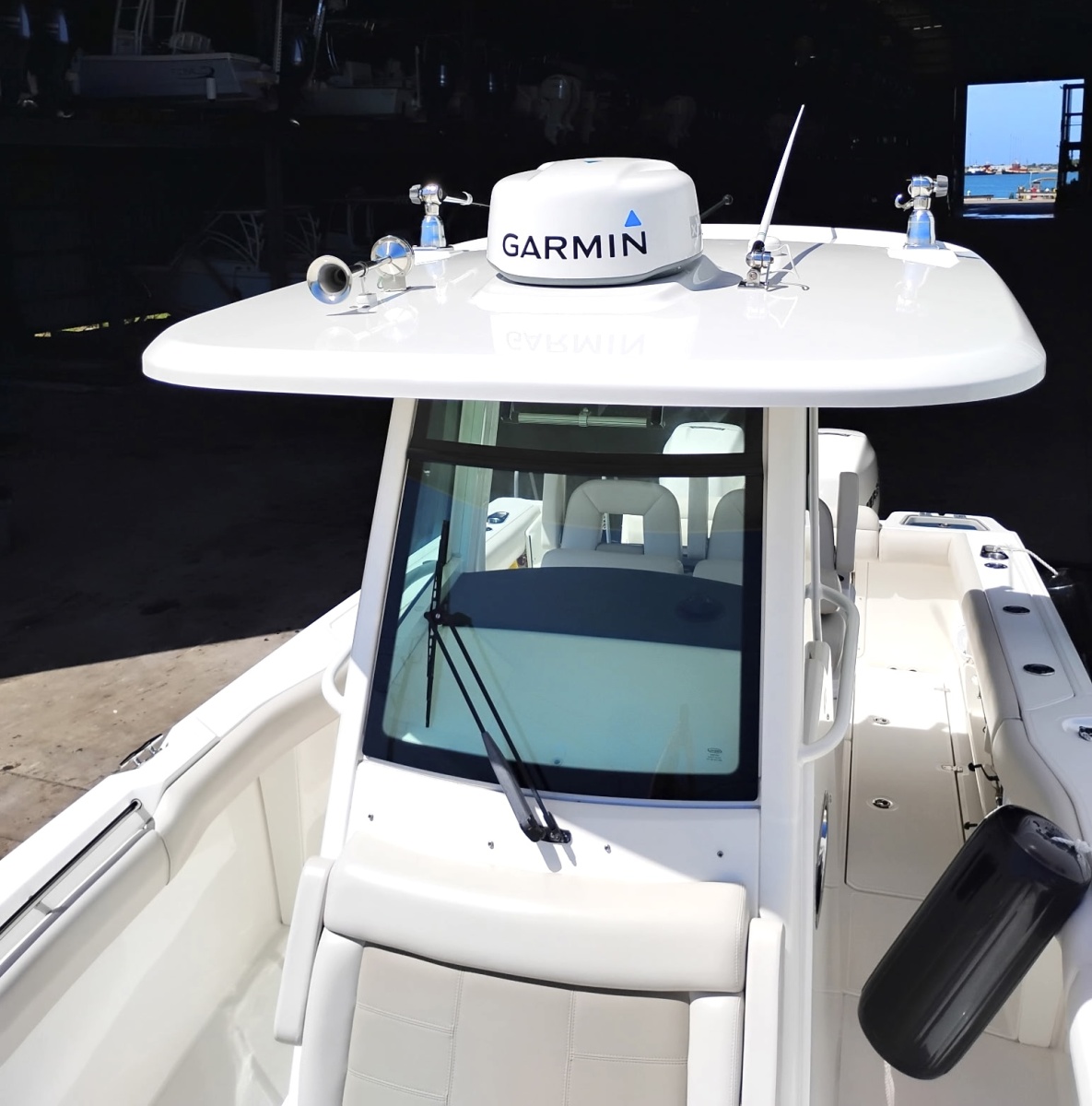 2018 Boston Whaler 280 Outrage