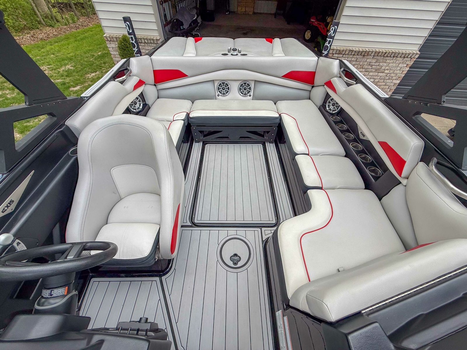 2016 Axis A22