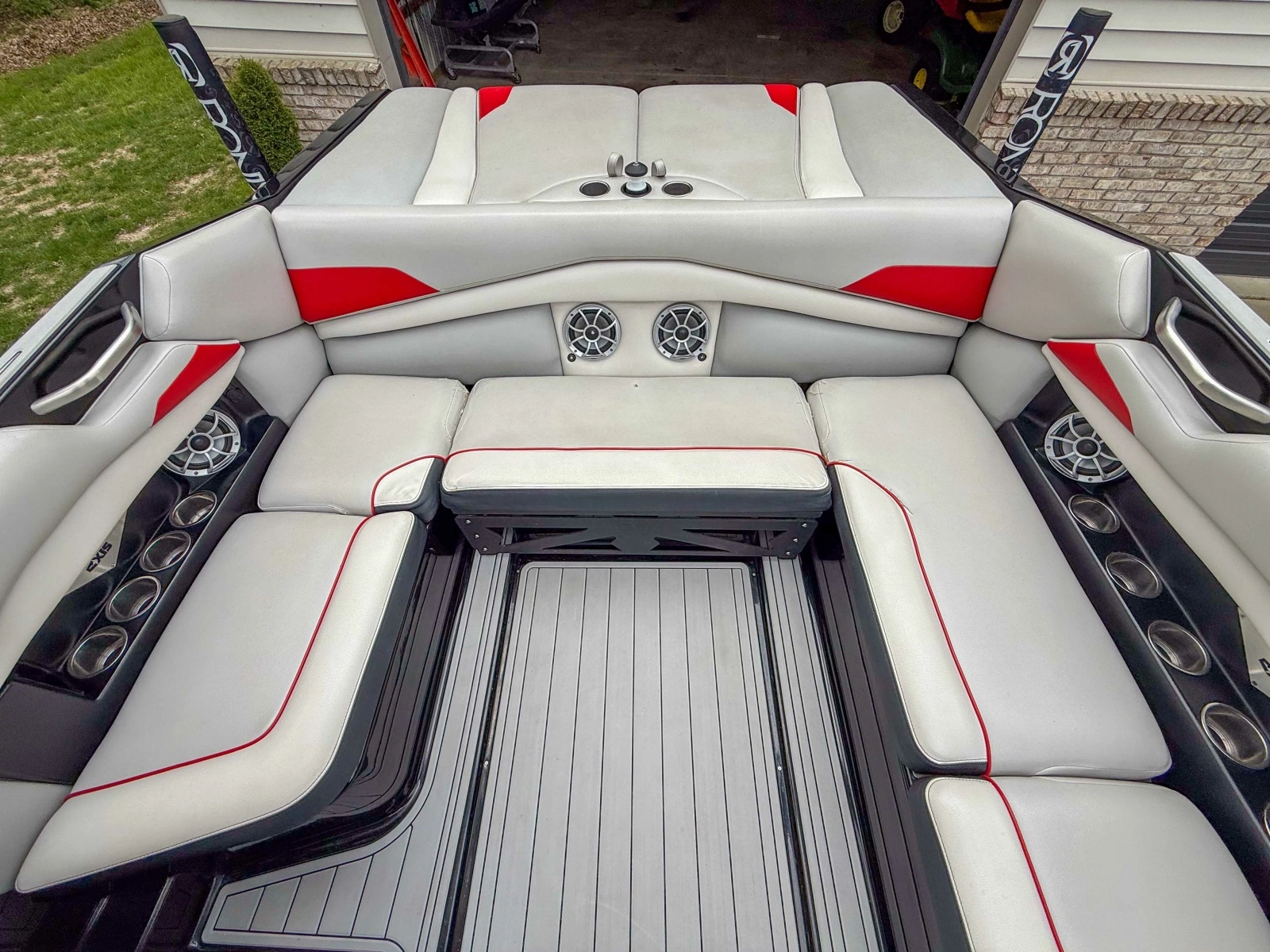 2016 Axis A22