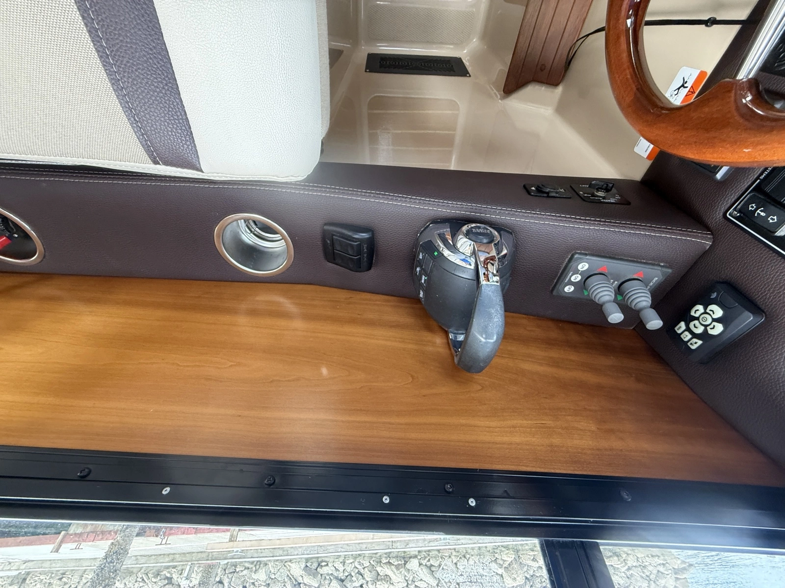 2015 Cutwater C-28 28