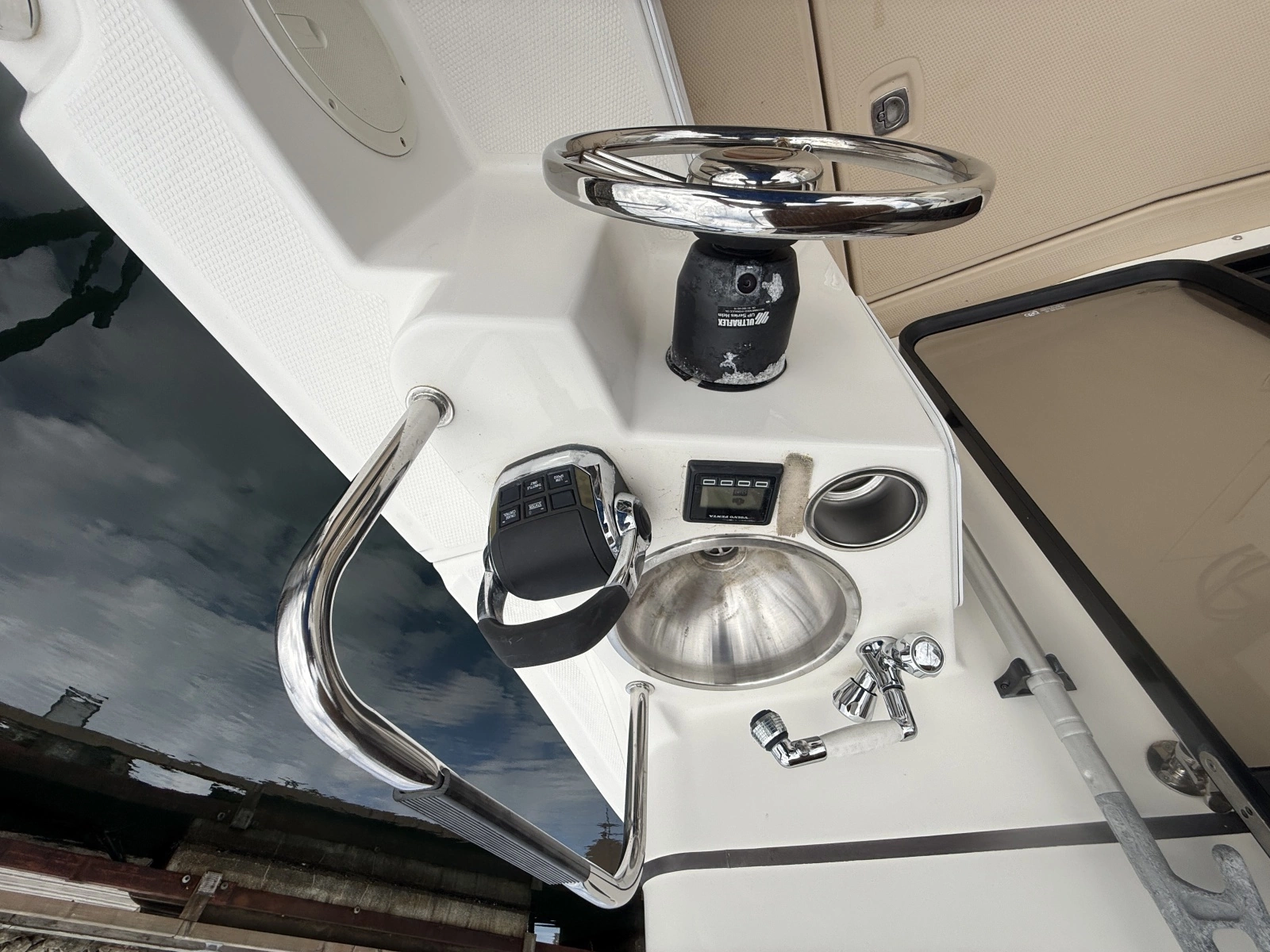 2015 Cutwater C-28 28