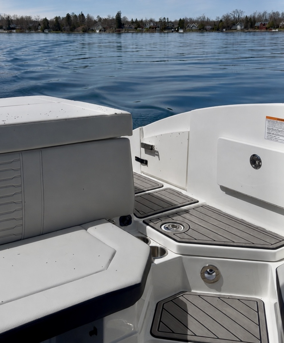 2025 Sea Ray SPX 230 OB