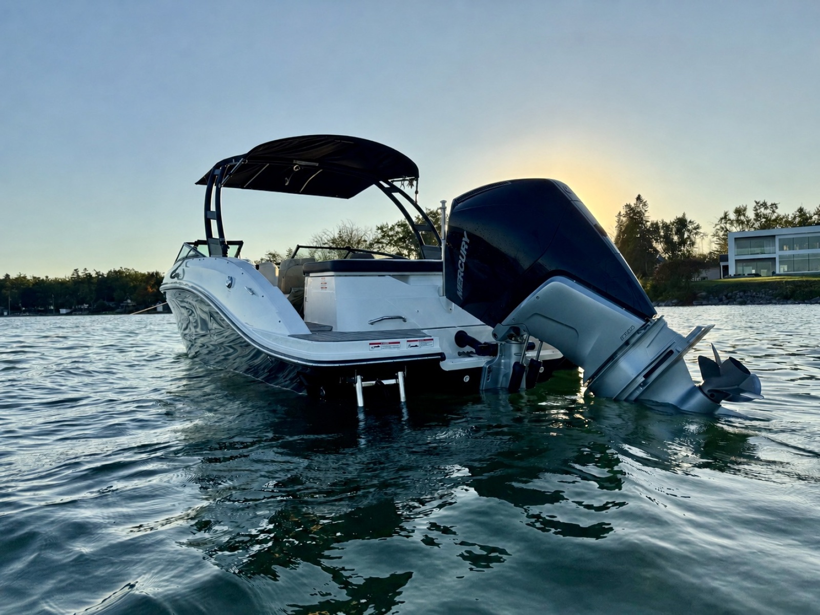 2025 Sea Ray SPX 230 OB