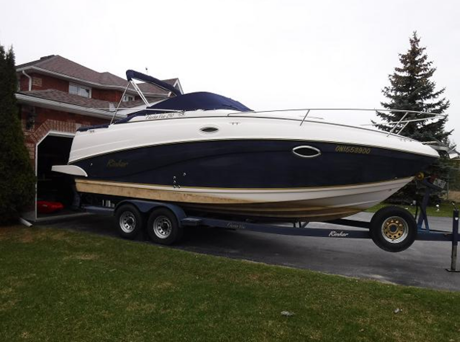 2004 Rinker 2500 Fiesta Vee