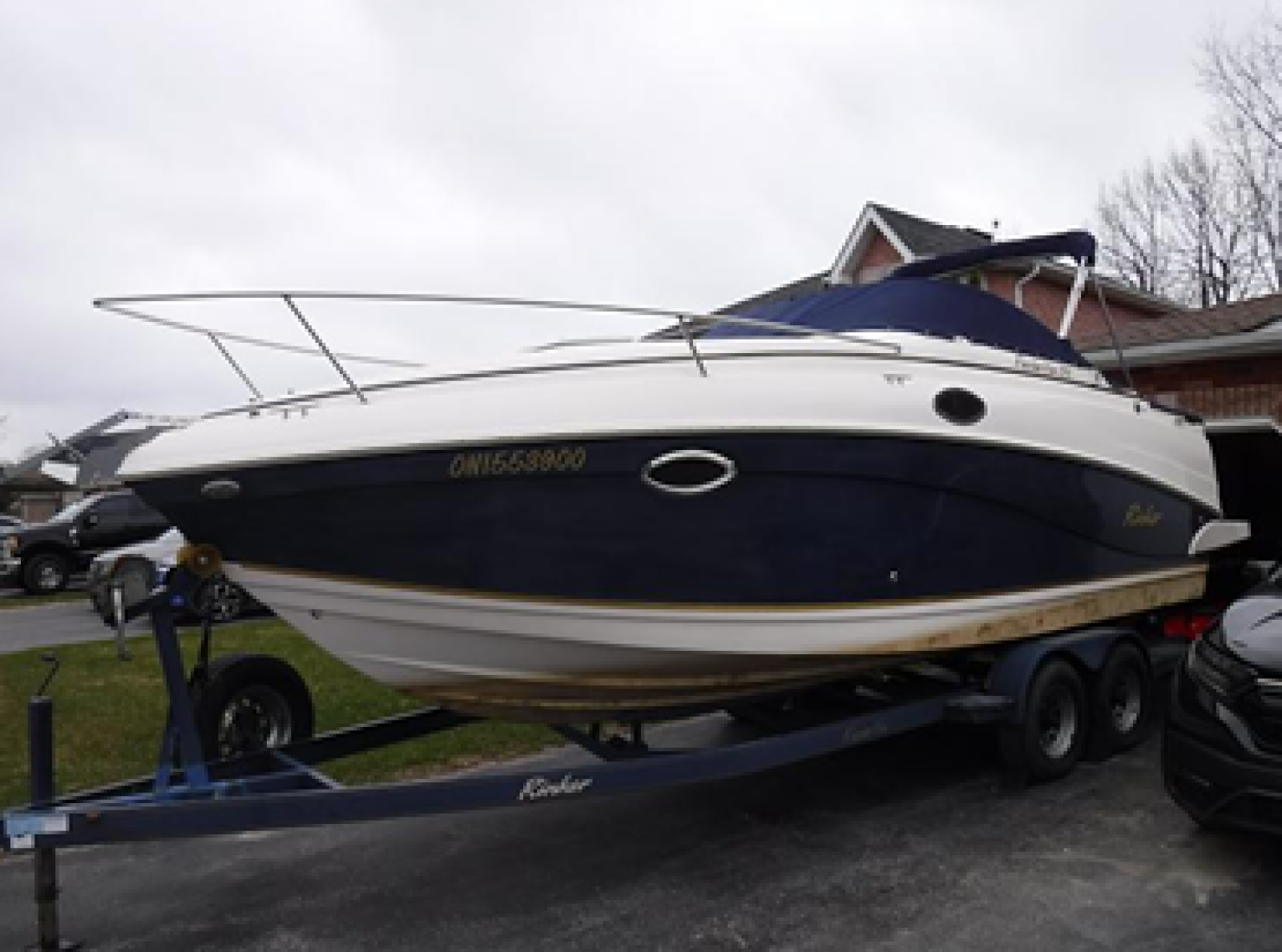 2004 Rinker 2500 Fiesta Vee