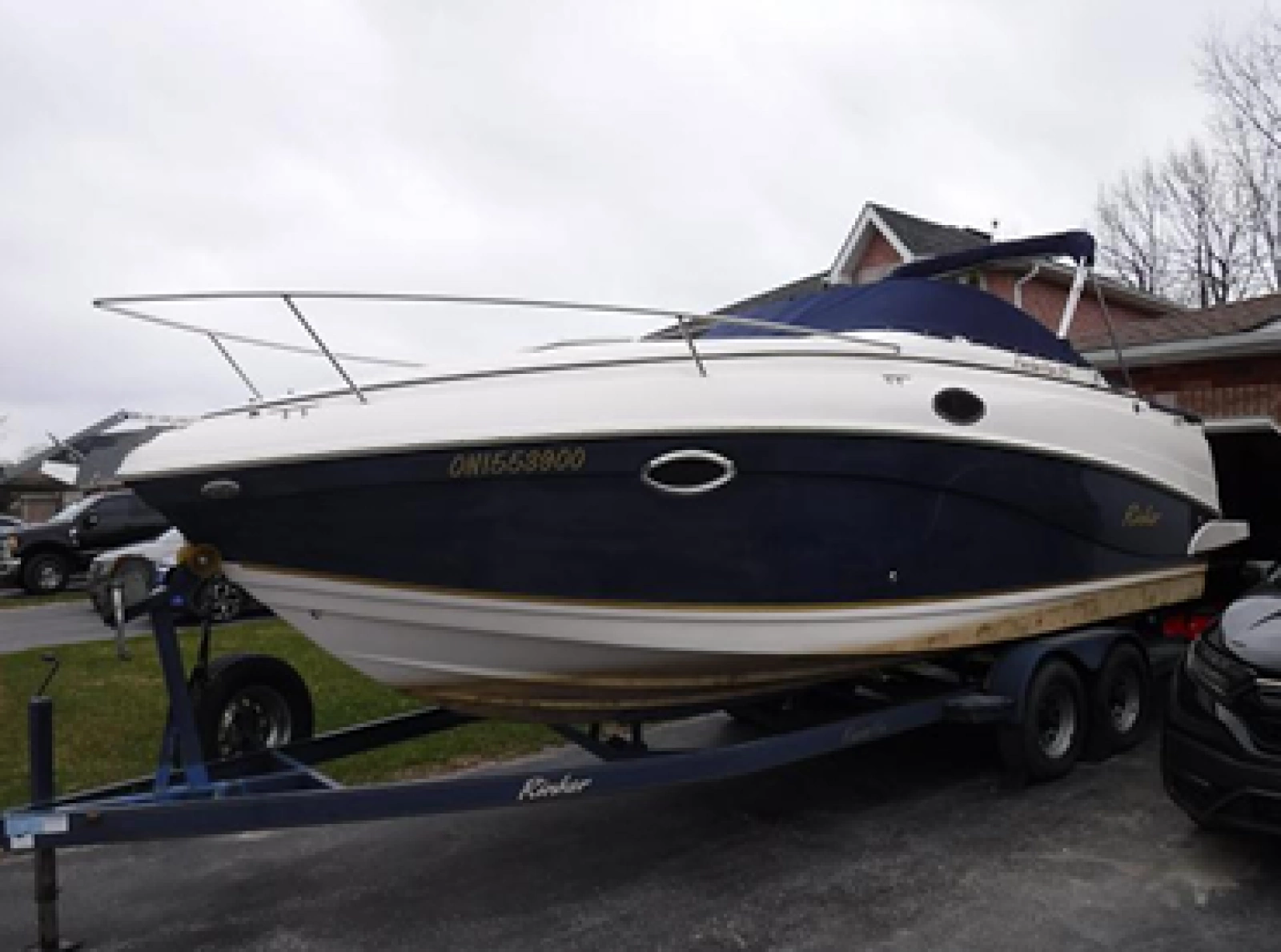 2004 Rinker 2500 Fiesta Vee