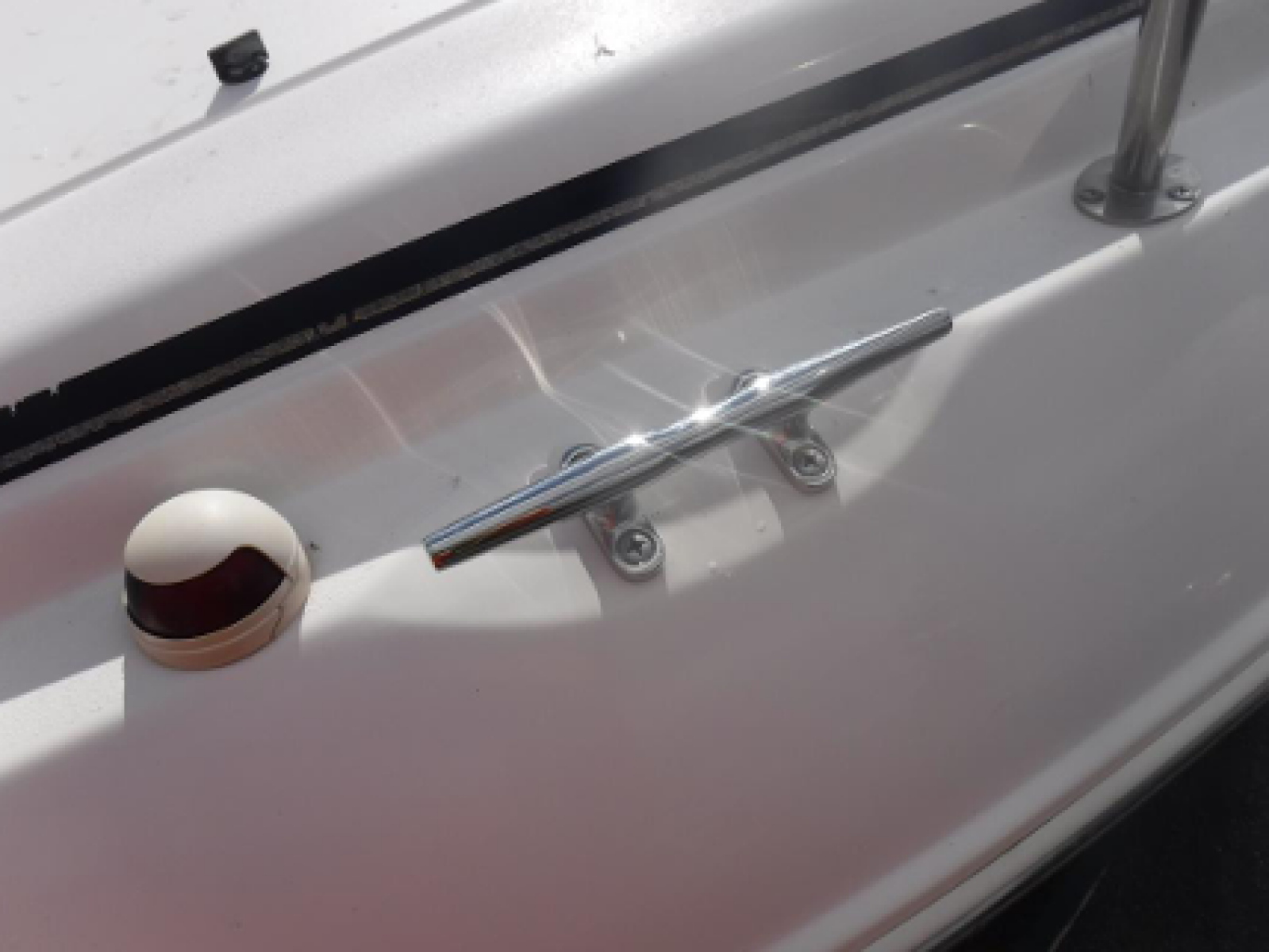 2004 Rinker 2500 Fiesta Vee