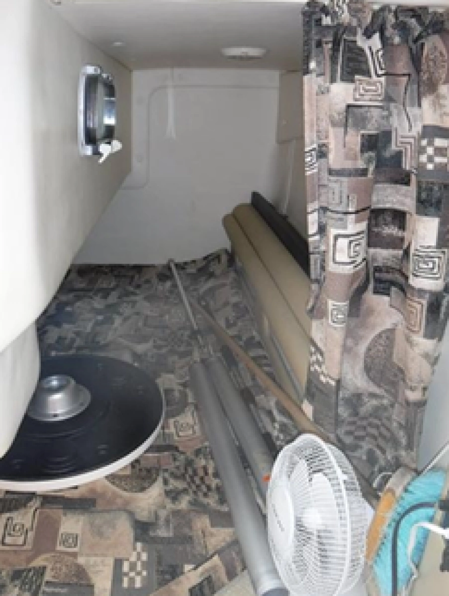 2004 Rinker 2500 Fiesta Vee