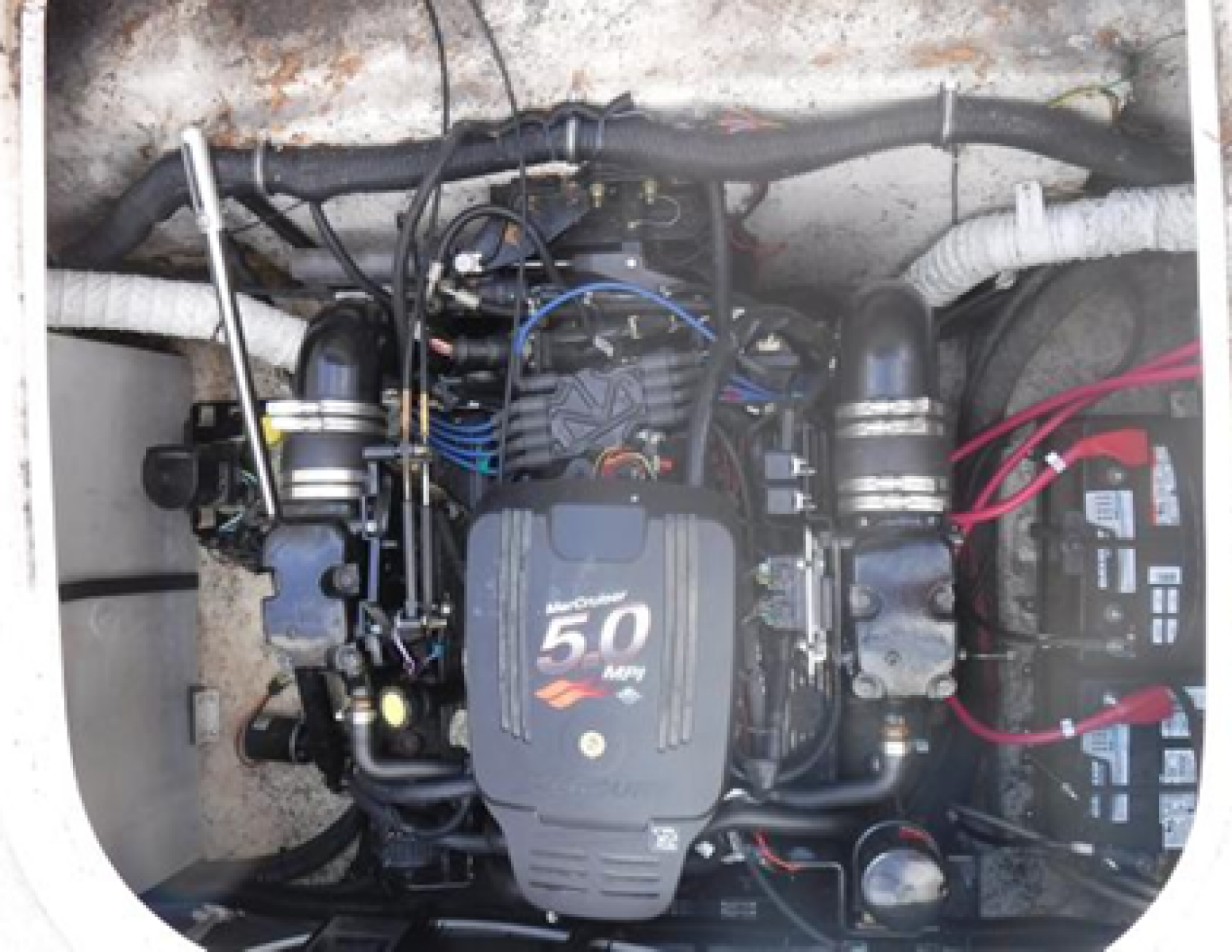 2004 Rinker 2500 Fiesta Vee