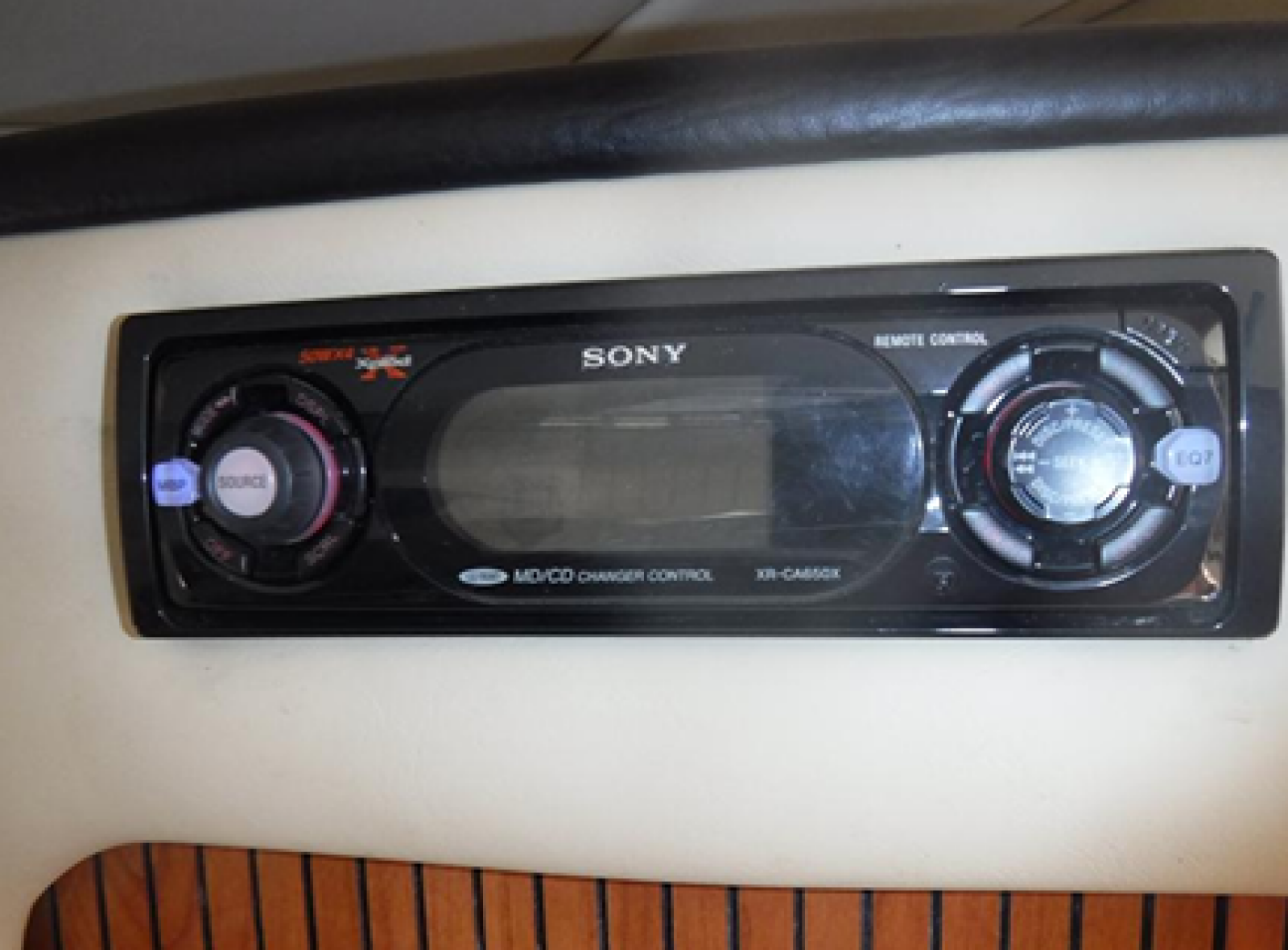 2004 Rinker 2500 Fiesta Vee