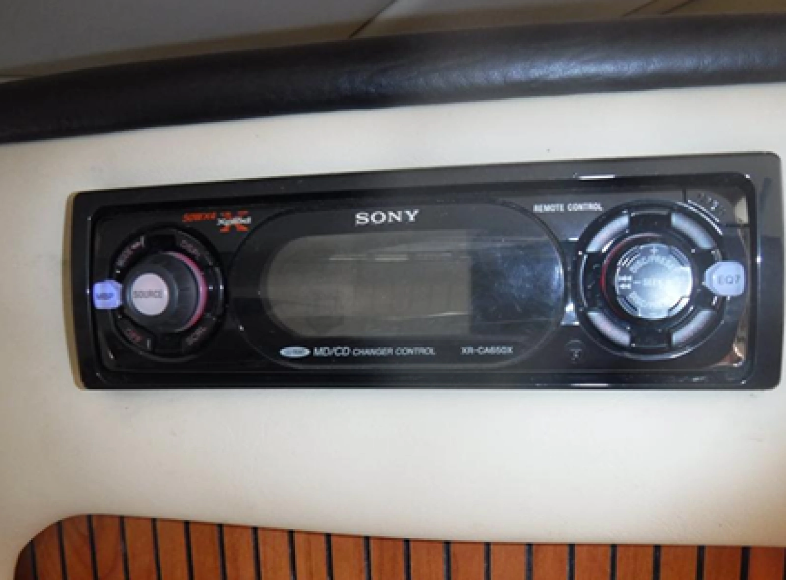 2004 Rinker 2500 Fiesta Vee