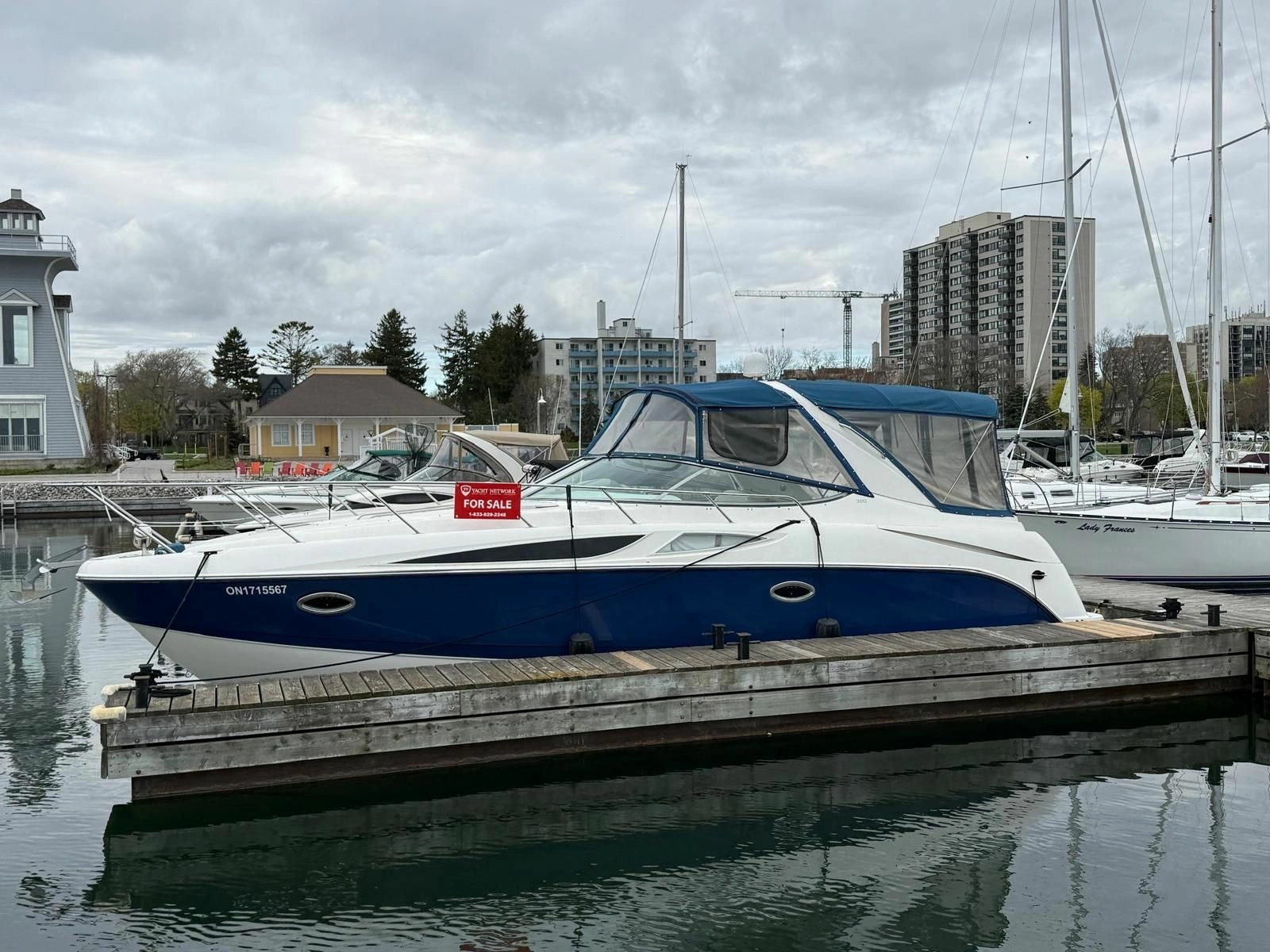 2008 Bayliner 320 Express Cruiser 32