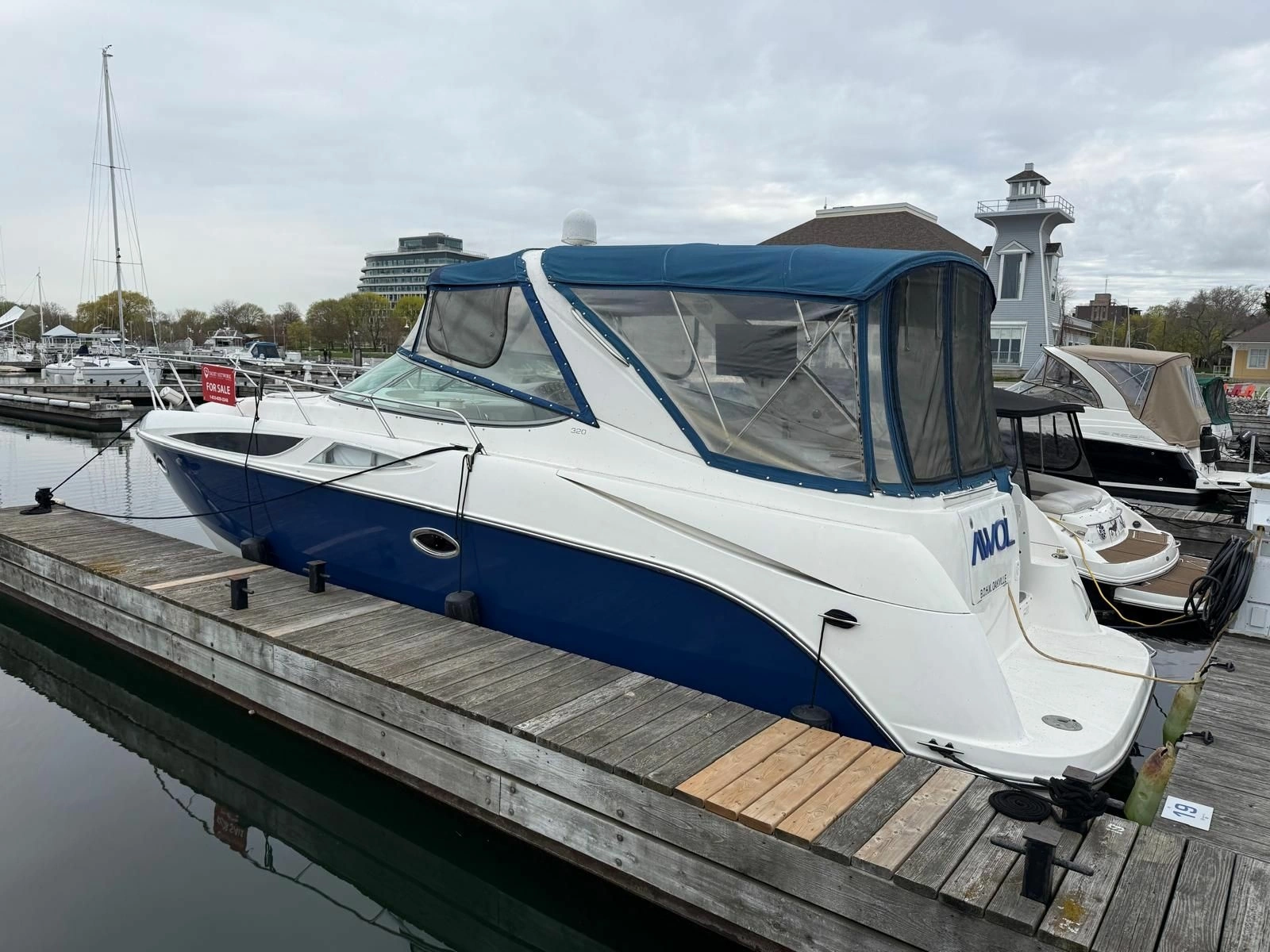 2008 Bayliner 320 Express Cruiser 32