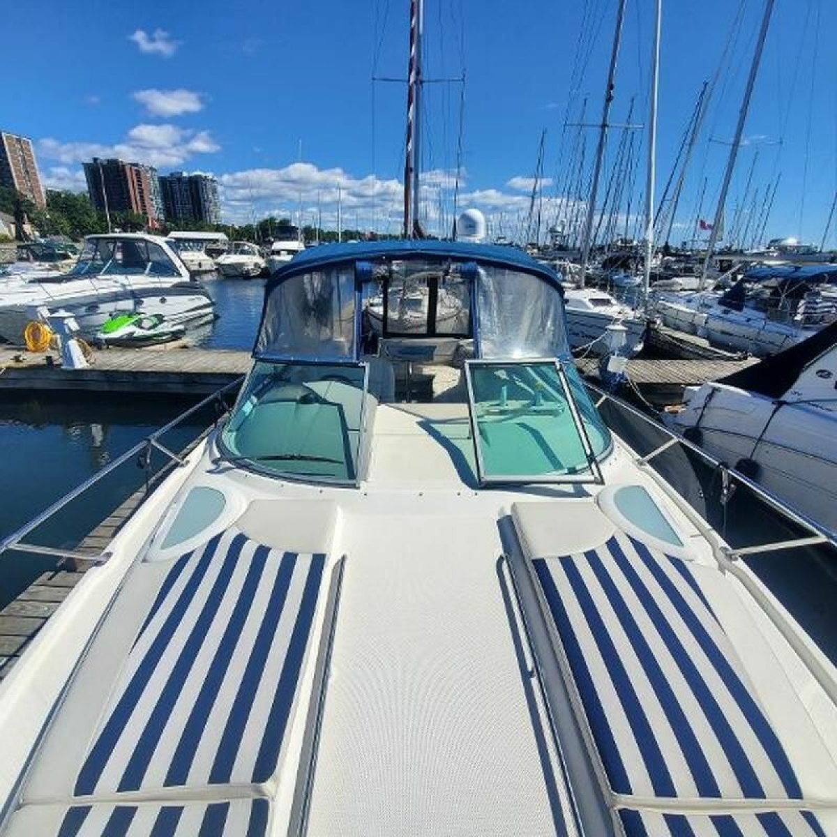2008 Bayliner 320 Express Cruiser 32