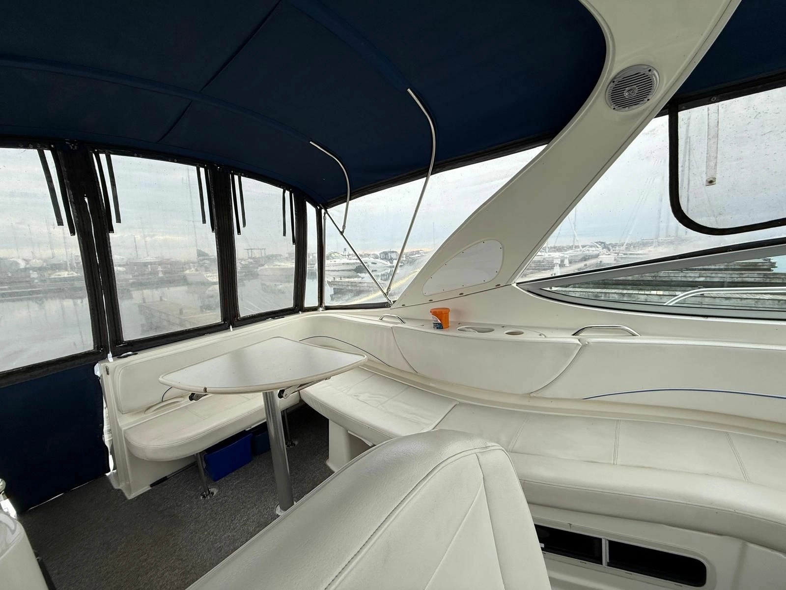 2008 Bayliner 320 Express Cruiser 32