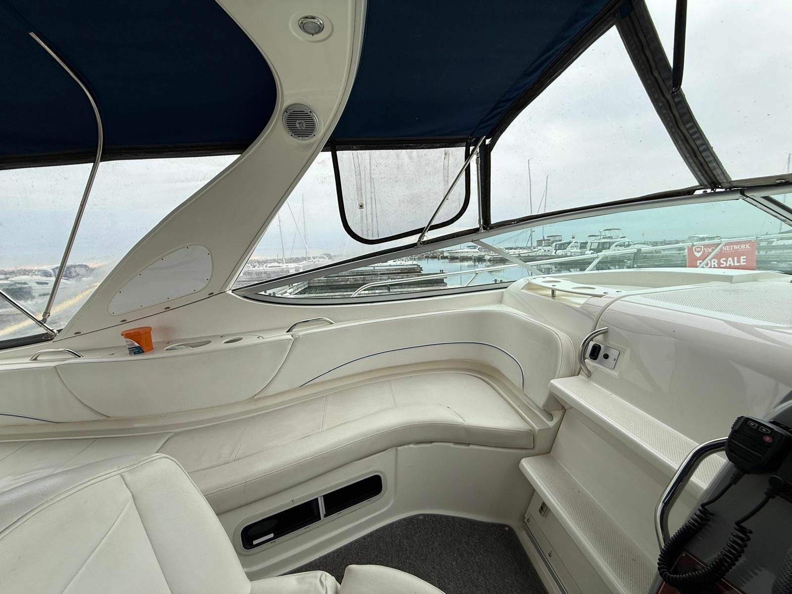 2008 Bayliner 320 Express Cruiser 32