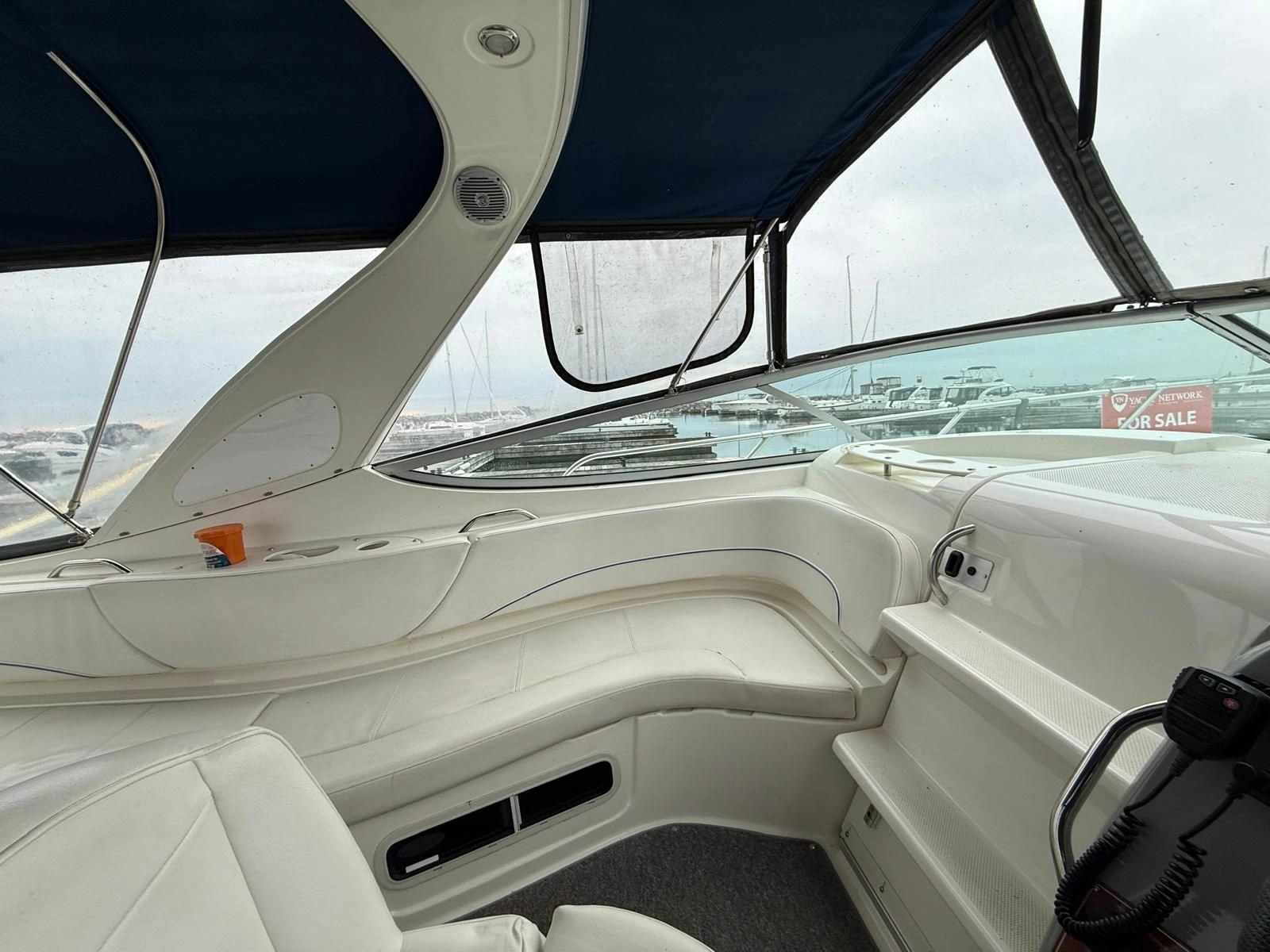 2008 Bayliner 320 Express Cruiser 32