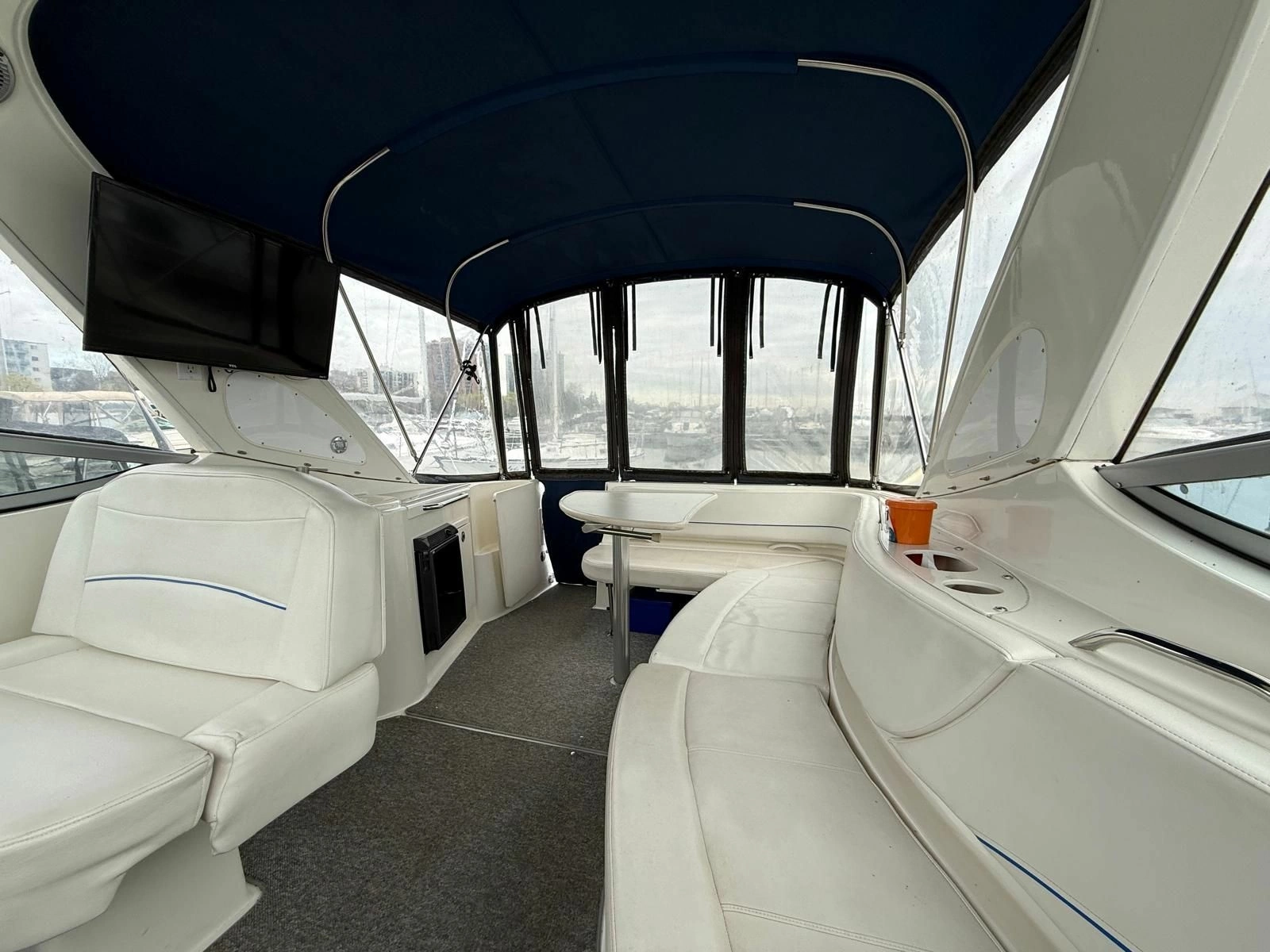 2008 Bayliner 320 Express Cruiser 32