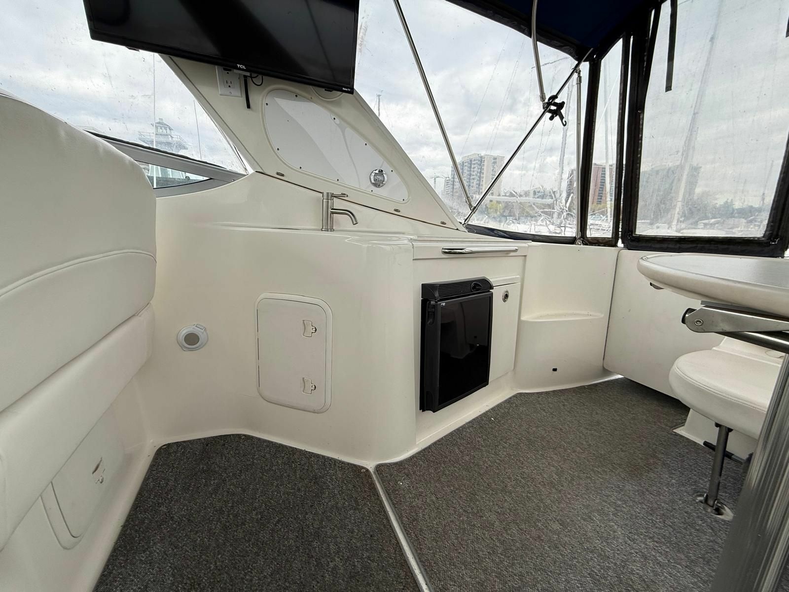 2008 Bayliner 320 Express Cruiser 32