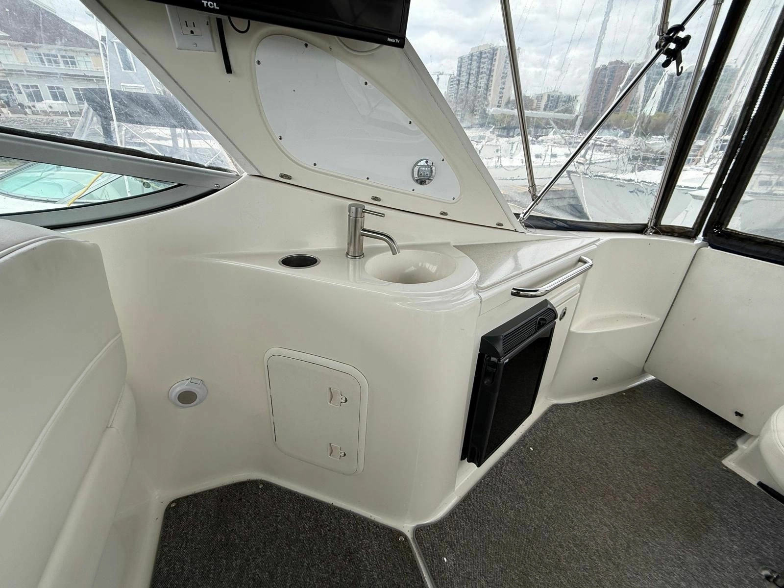 2008 Bayliner 320 Express Cruiser 32