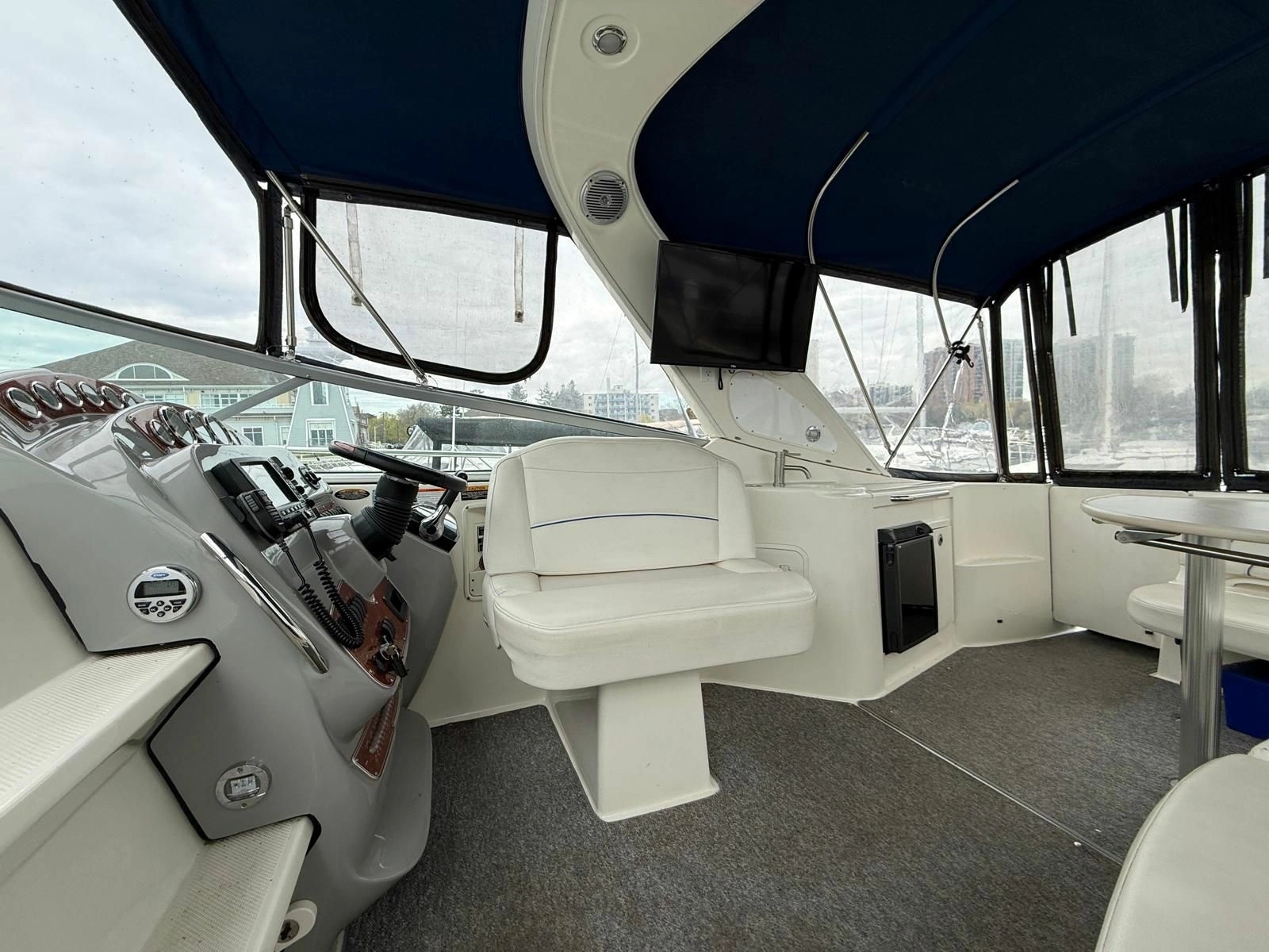 2008 Bayliner 320 Express Cruiser 32