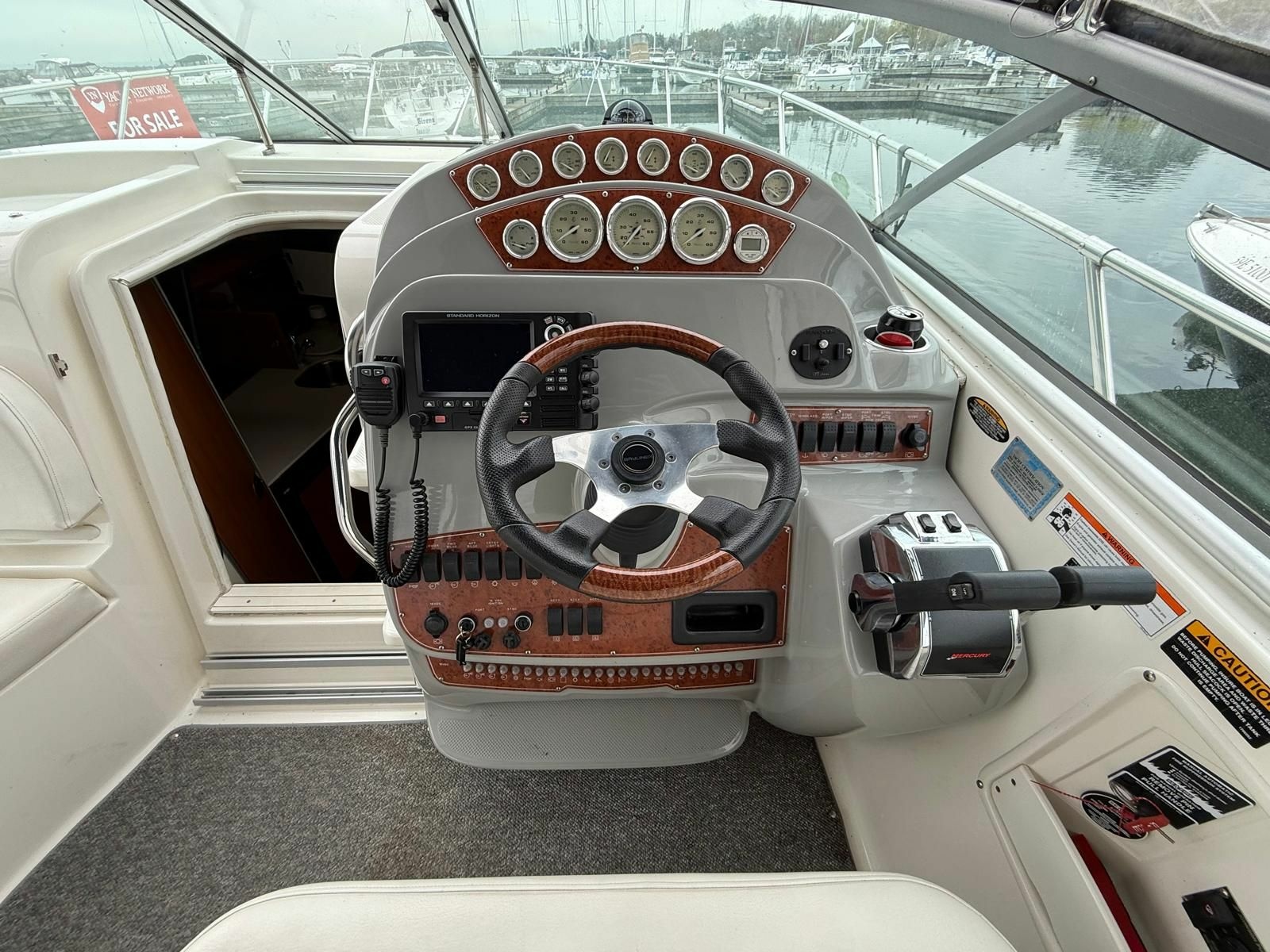 2008 Bayliner 320 Express Cruiser 32
