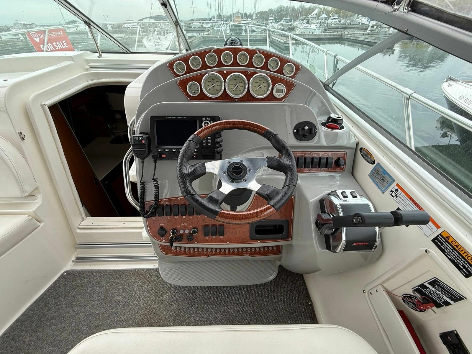 2008 Bayliner 320 Express Cruiser 32