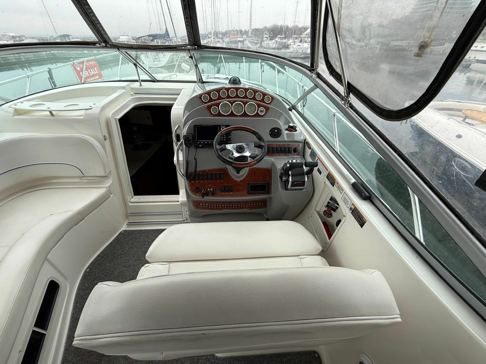 2008 Bayliner 320 Express Cruiser 32