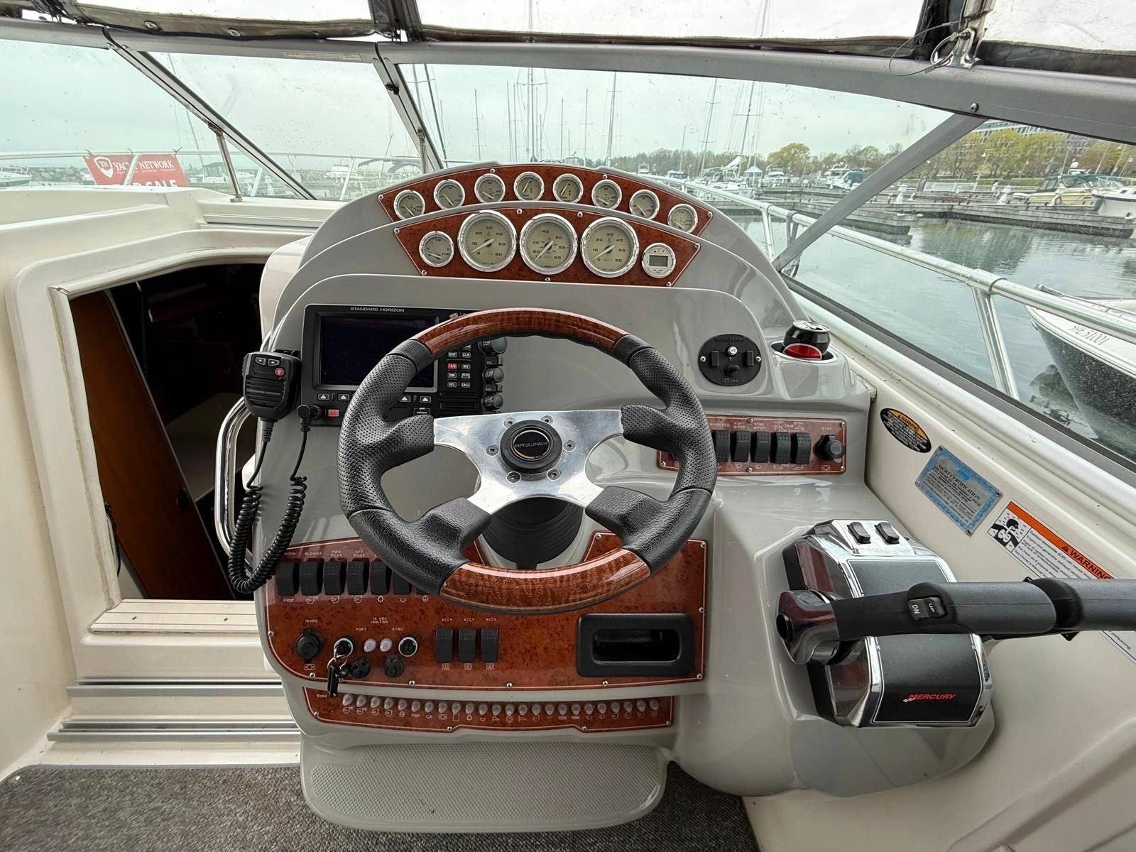 2008 Bayliner 320 Express Cruiser 32