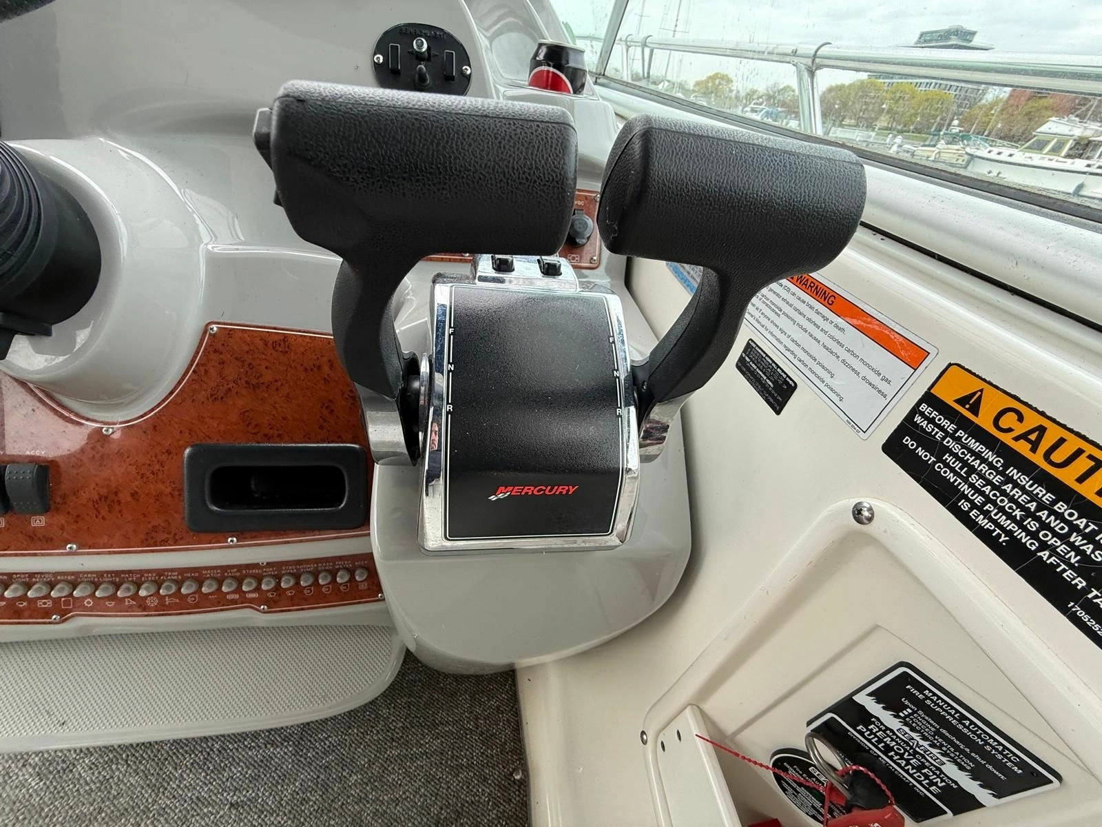 2008 Bayliner 320 Express Cruiser 32