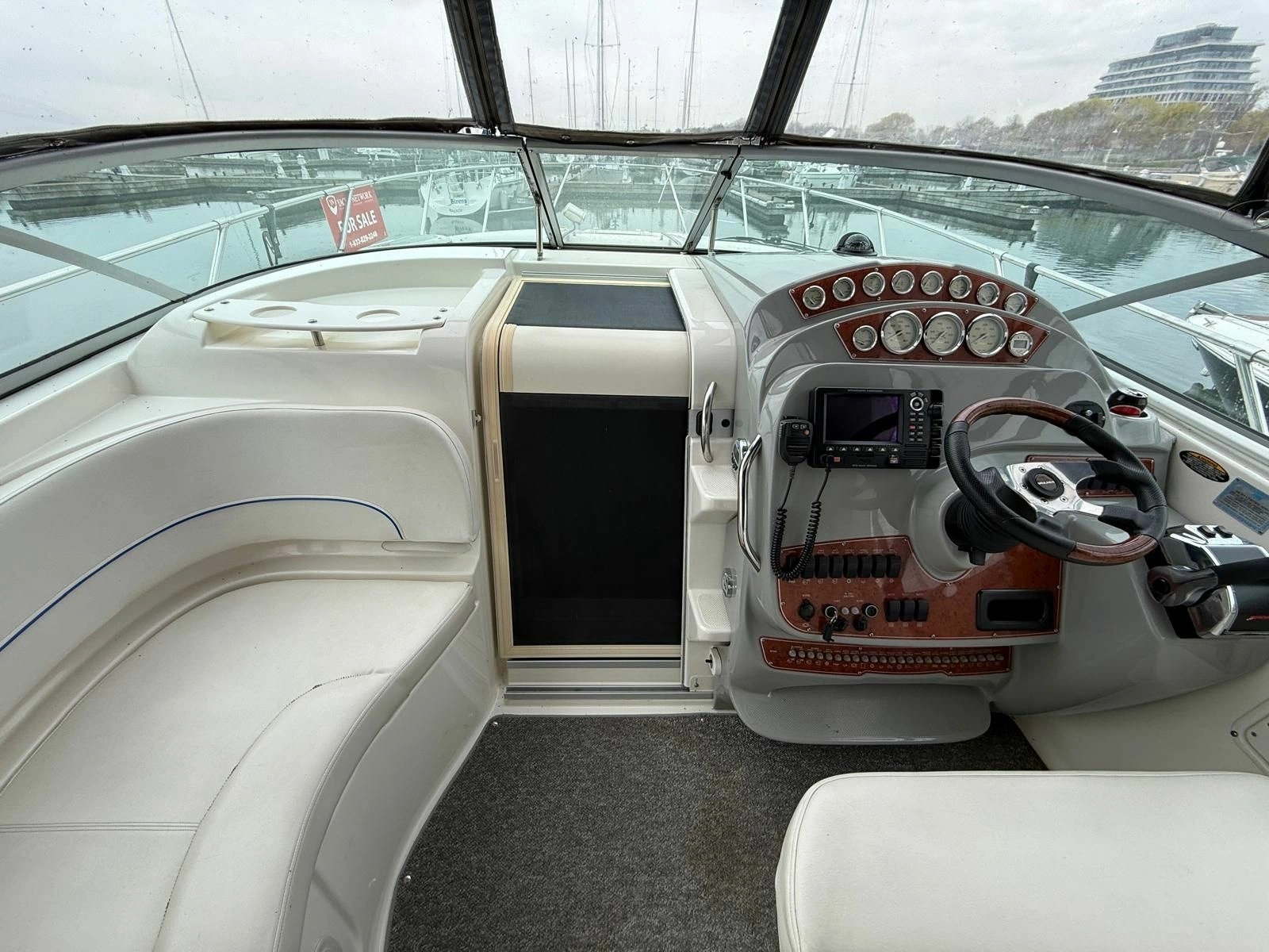 2008 Bayliner 320 Express Cruiser 32