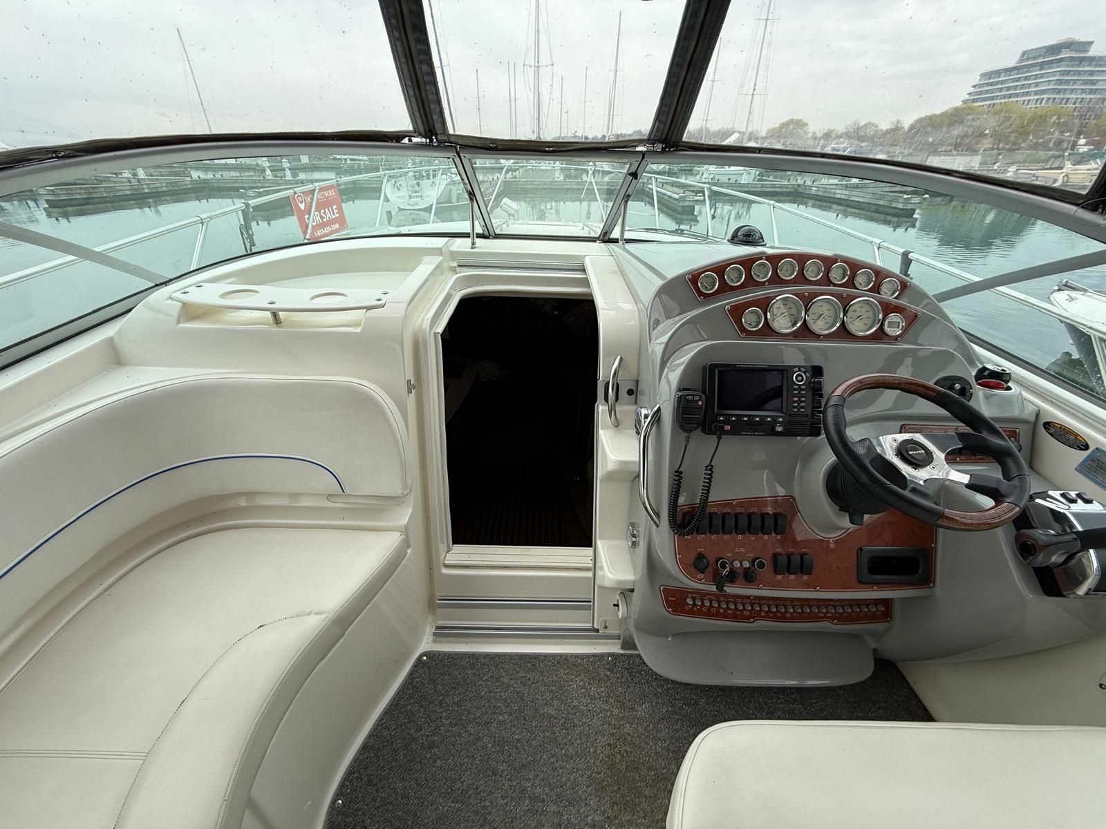 2008 Bayliner 320 Express Cruiser 32