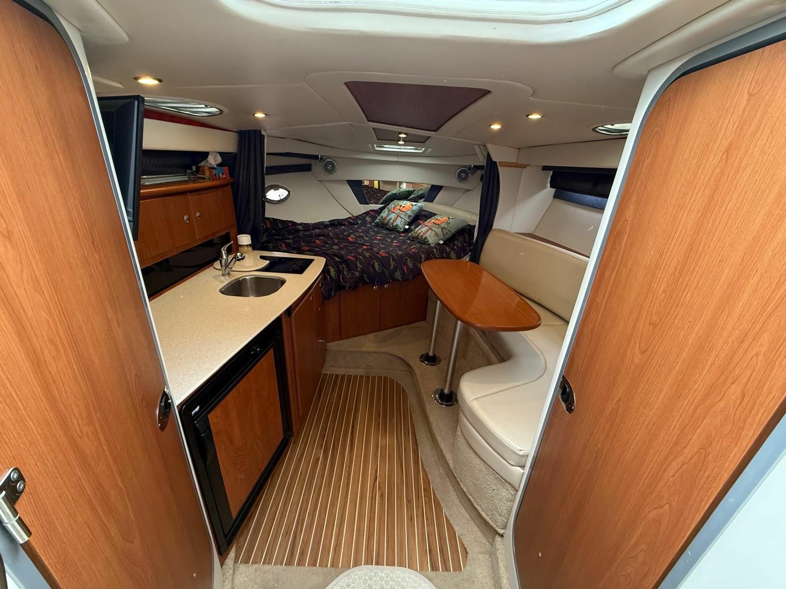 2008 Bayliner 320 Express Cruiser 32