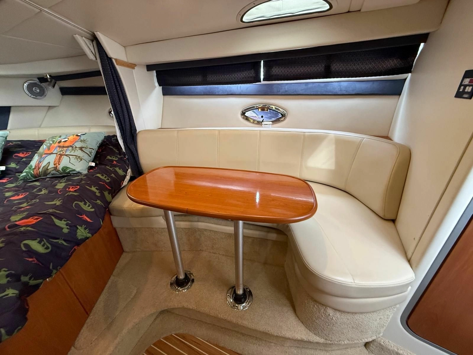 2008 Bayliner 320 Express Cruiser 32