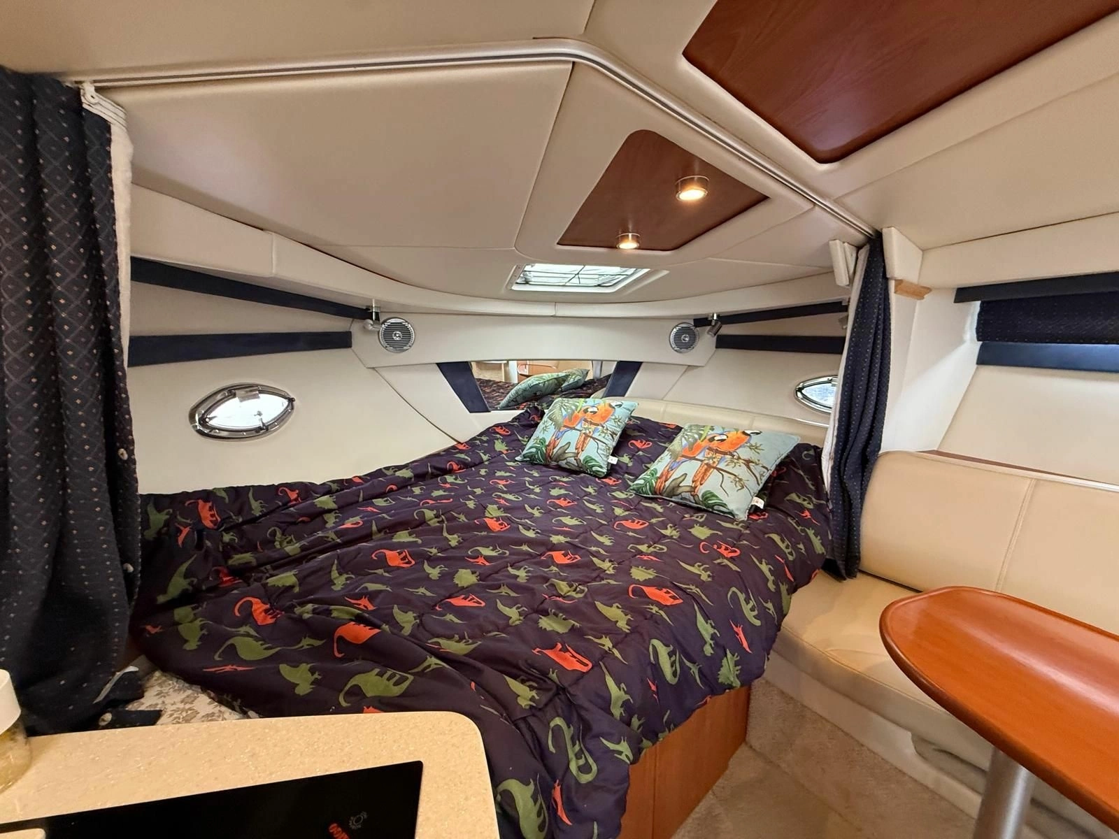 2008 Bayliner 320 Express Cruiser 32