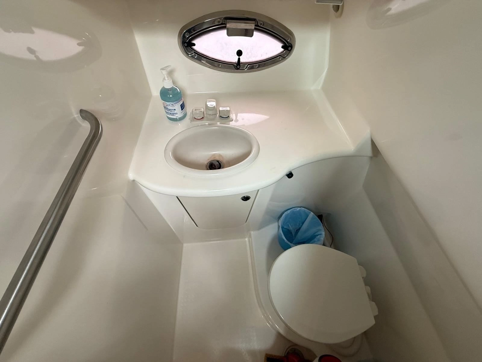 2008 Bayliner 320 Express Cruiser 32
